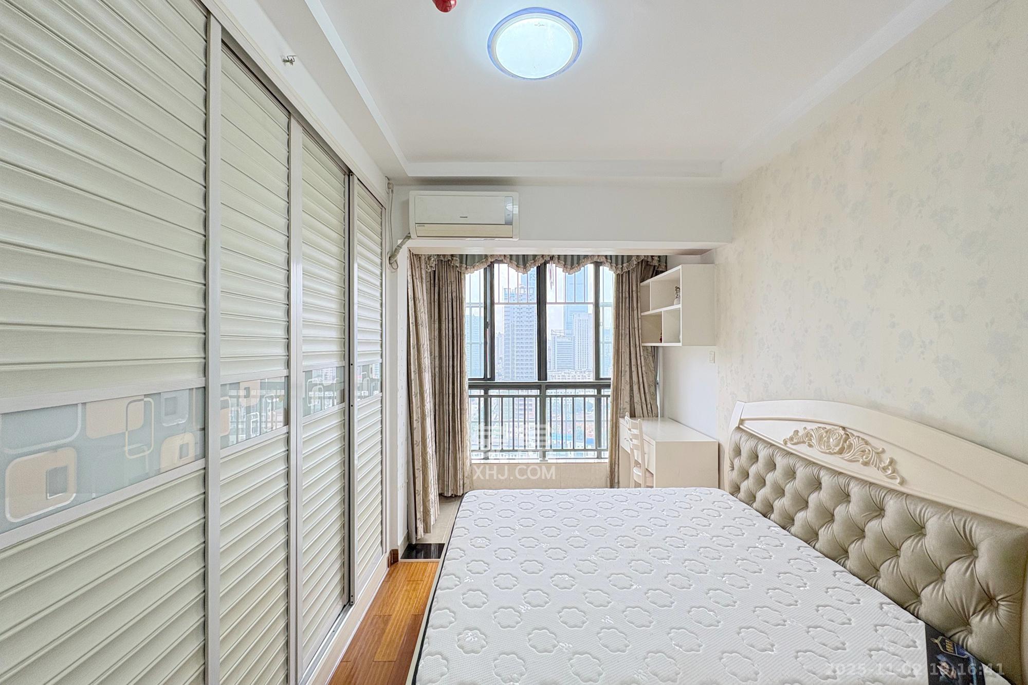 少帅府  1室1厅1卫    55.0万卧室