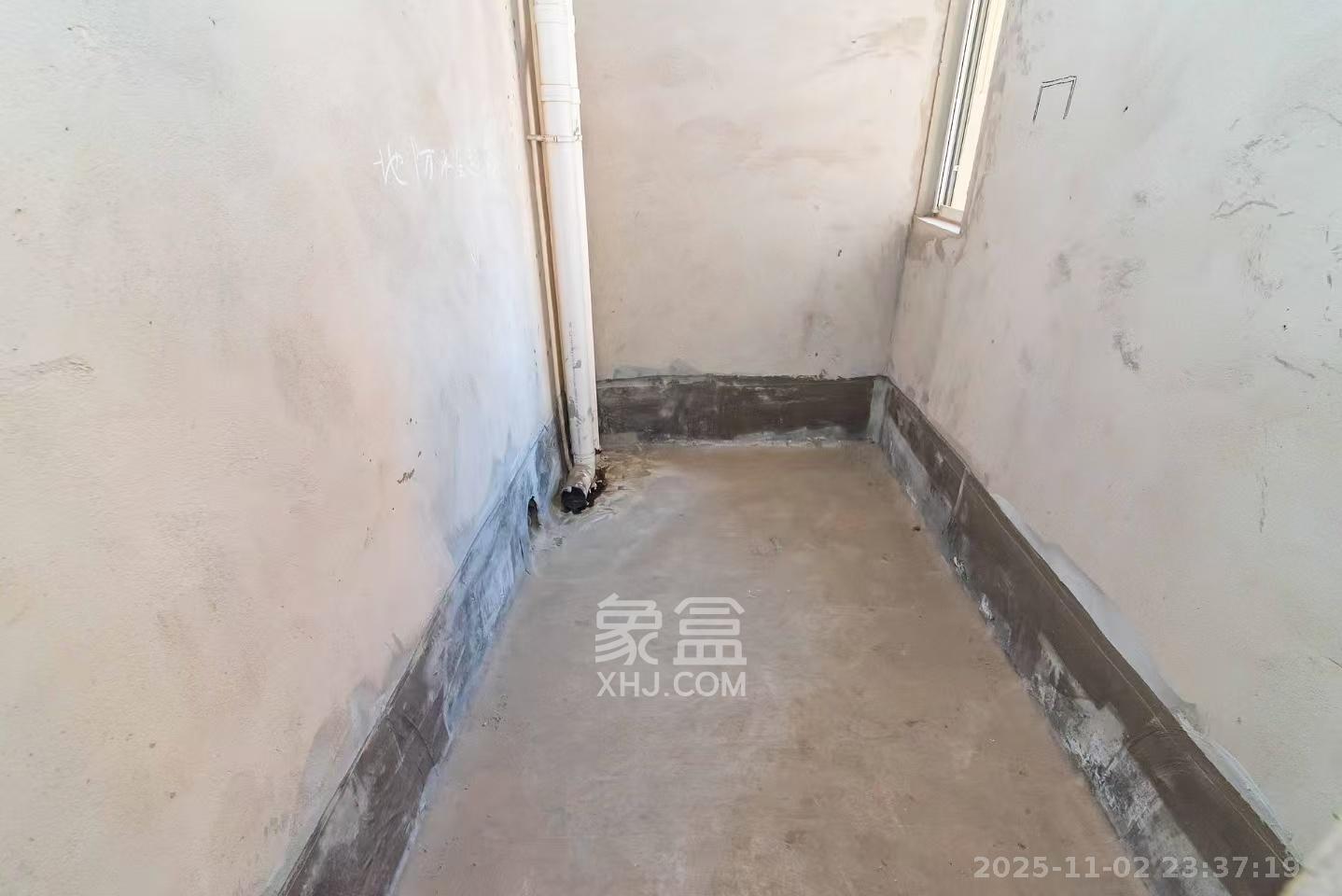 北辰三角洲E4区  4室2厅2卫    160.0万卫生间