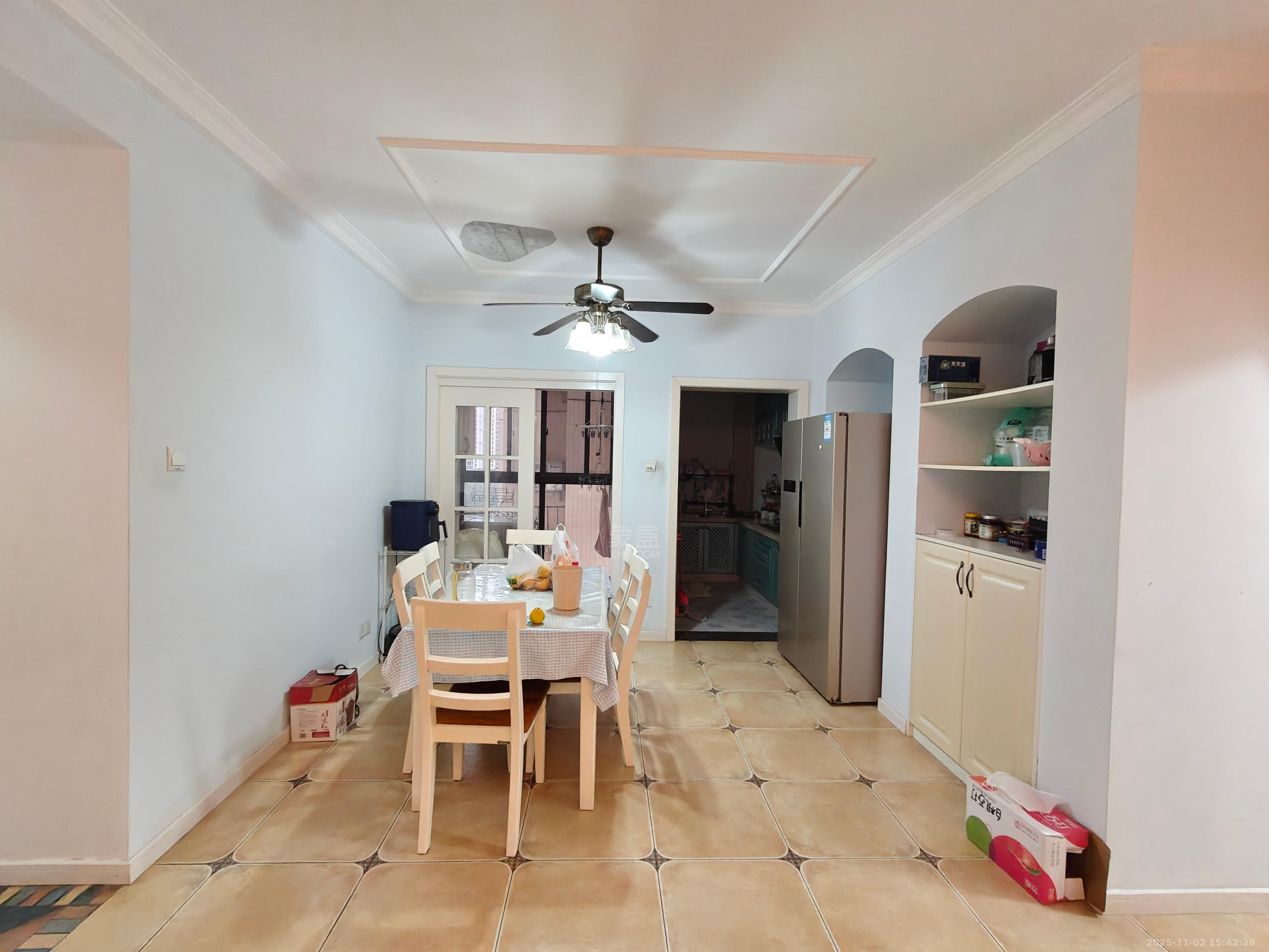 佳兆业金域天下三期  3室2厅2卫    1700.0元/月室内图