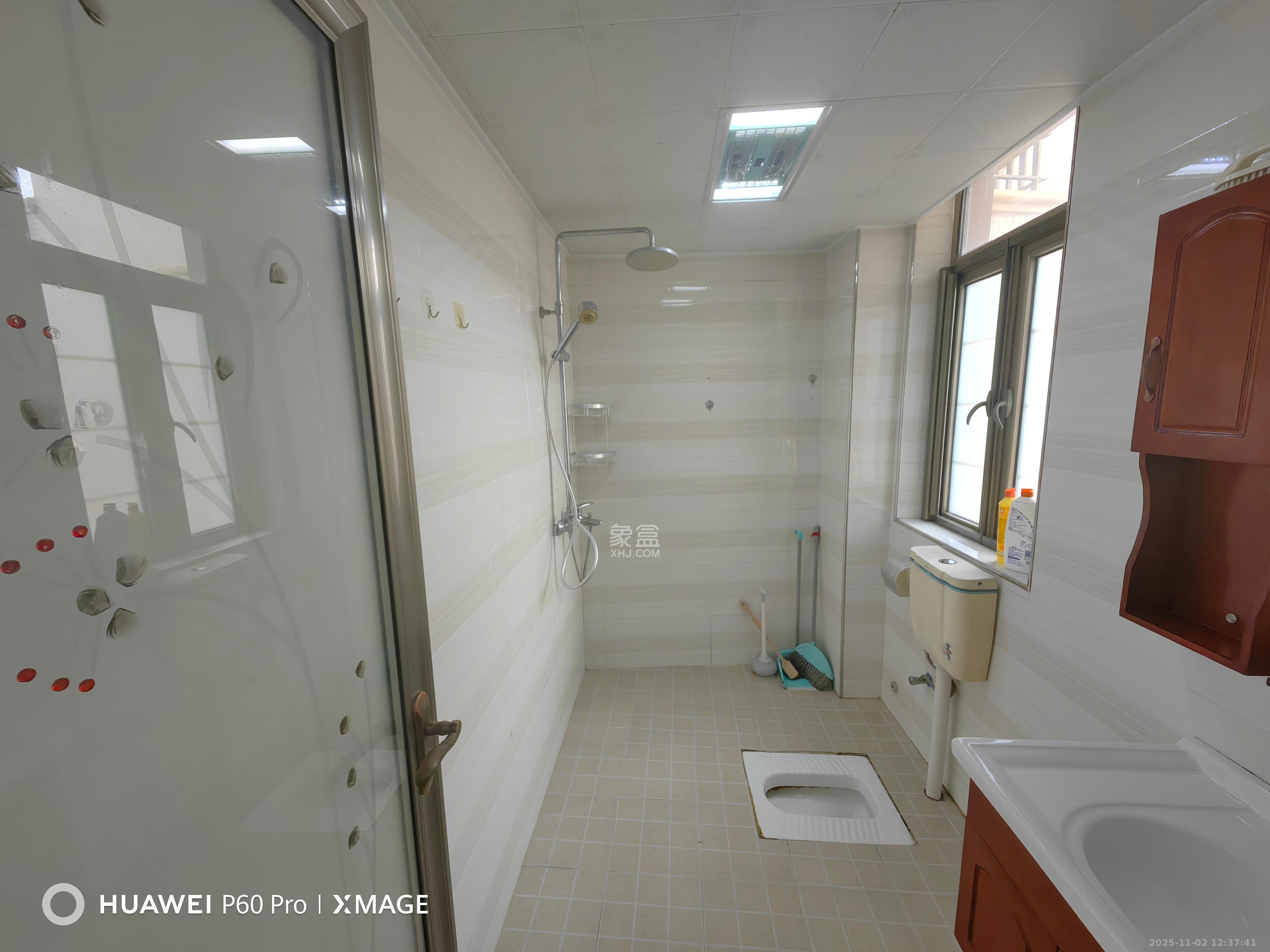 长沙玫瑰园 3室2厅2卫 2000.0元/月 长沙玫瑰园 3室2厅2卫 2000.0元/月室内图