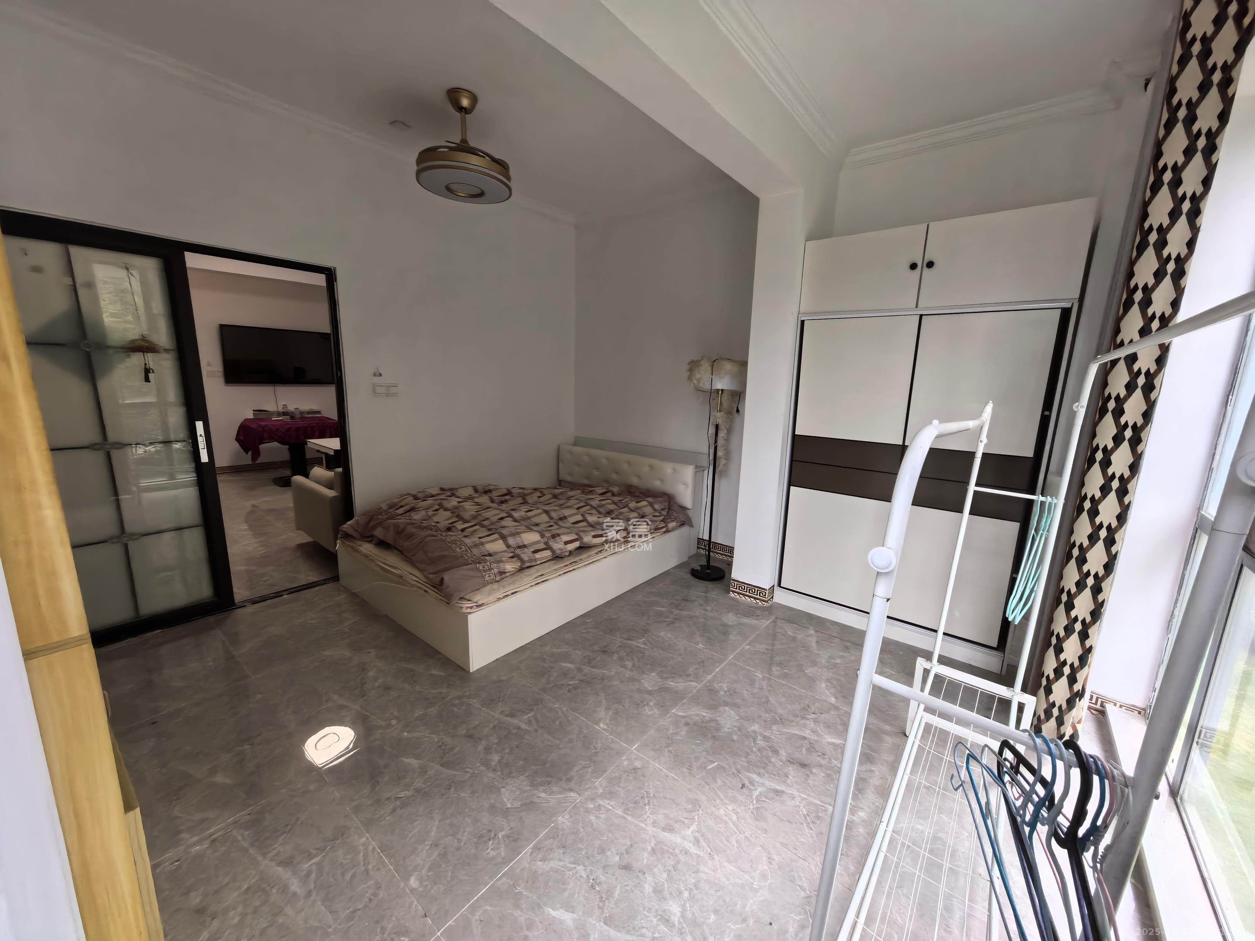 澳海月亮湾  3室2厅1卫    1750.0元/月室内图