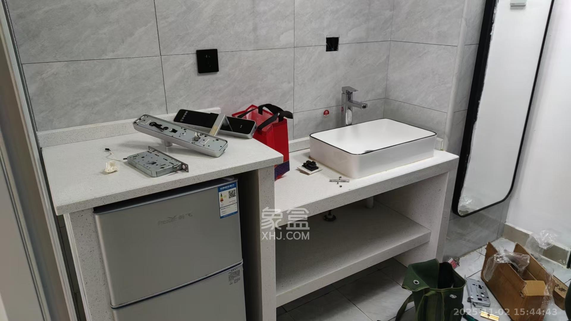 七彩丽都  1室1厅1卫    2000.0元/月室内图