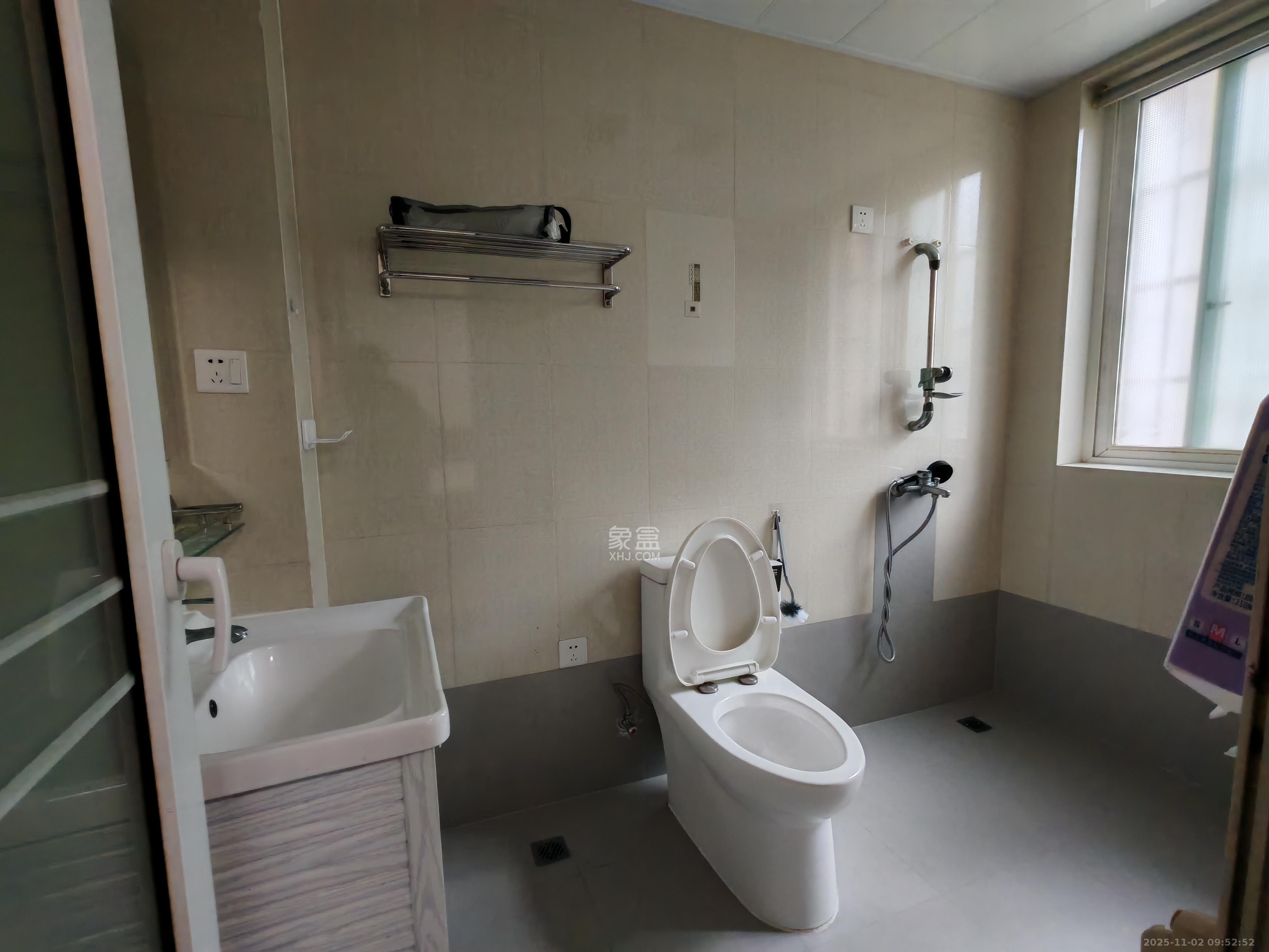 申奥美域  3室2厅1卫    2800.0元/月 申奥美域  3室2厅1卫    2800.0元/月室内图