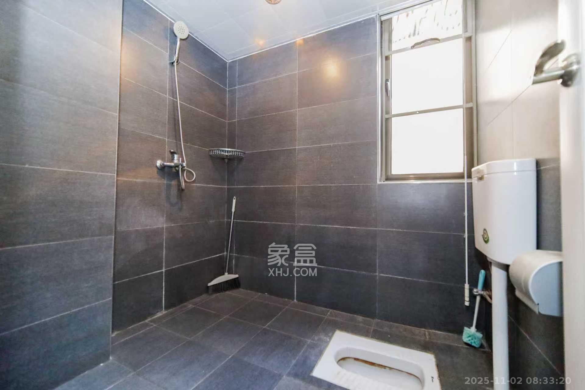 香樟鑫都  1室2厅2卫    3200.0元/月室内图