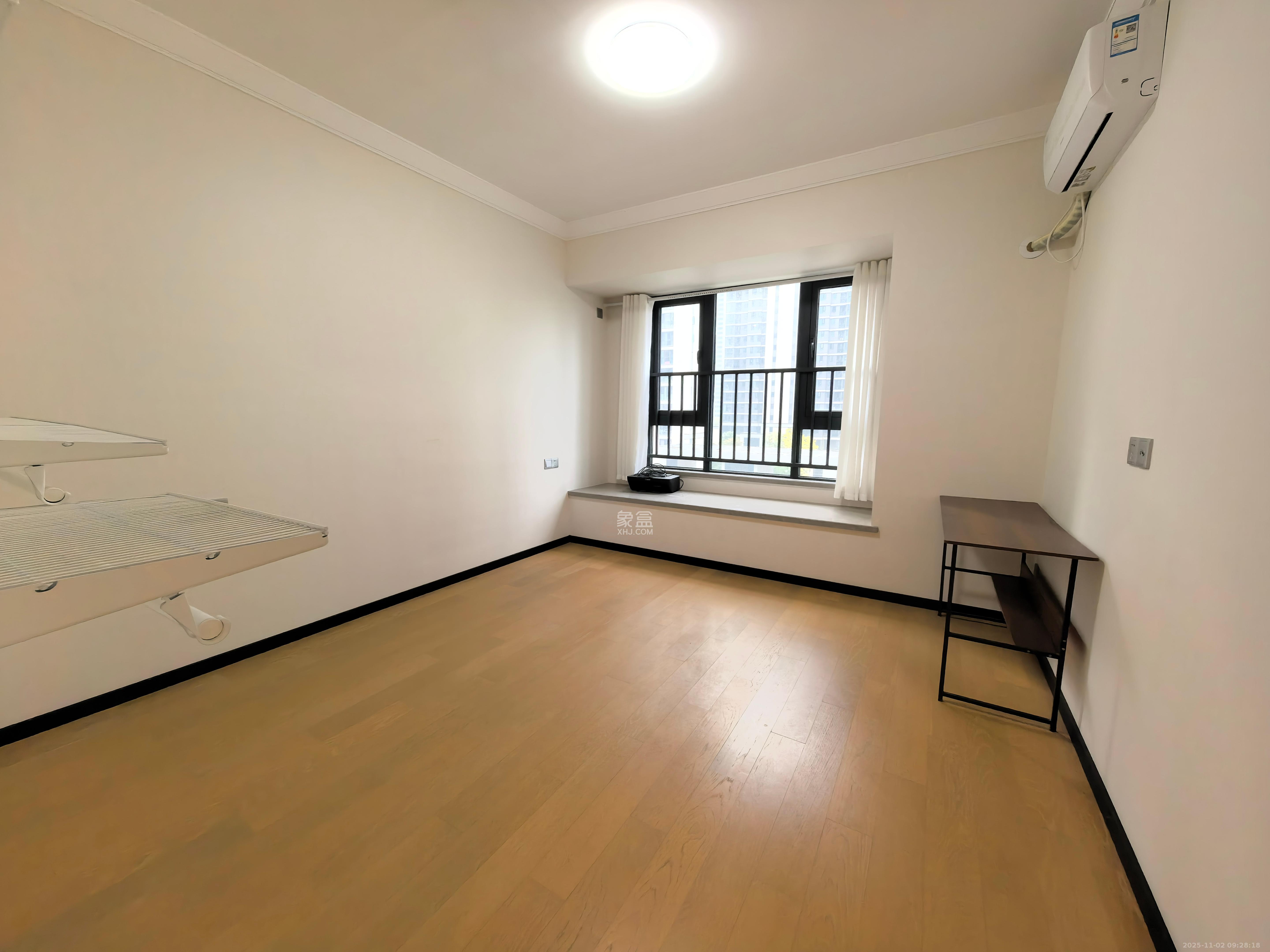 中海阅溪府  3室2厅2卫    2500.0元/月室内图