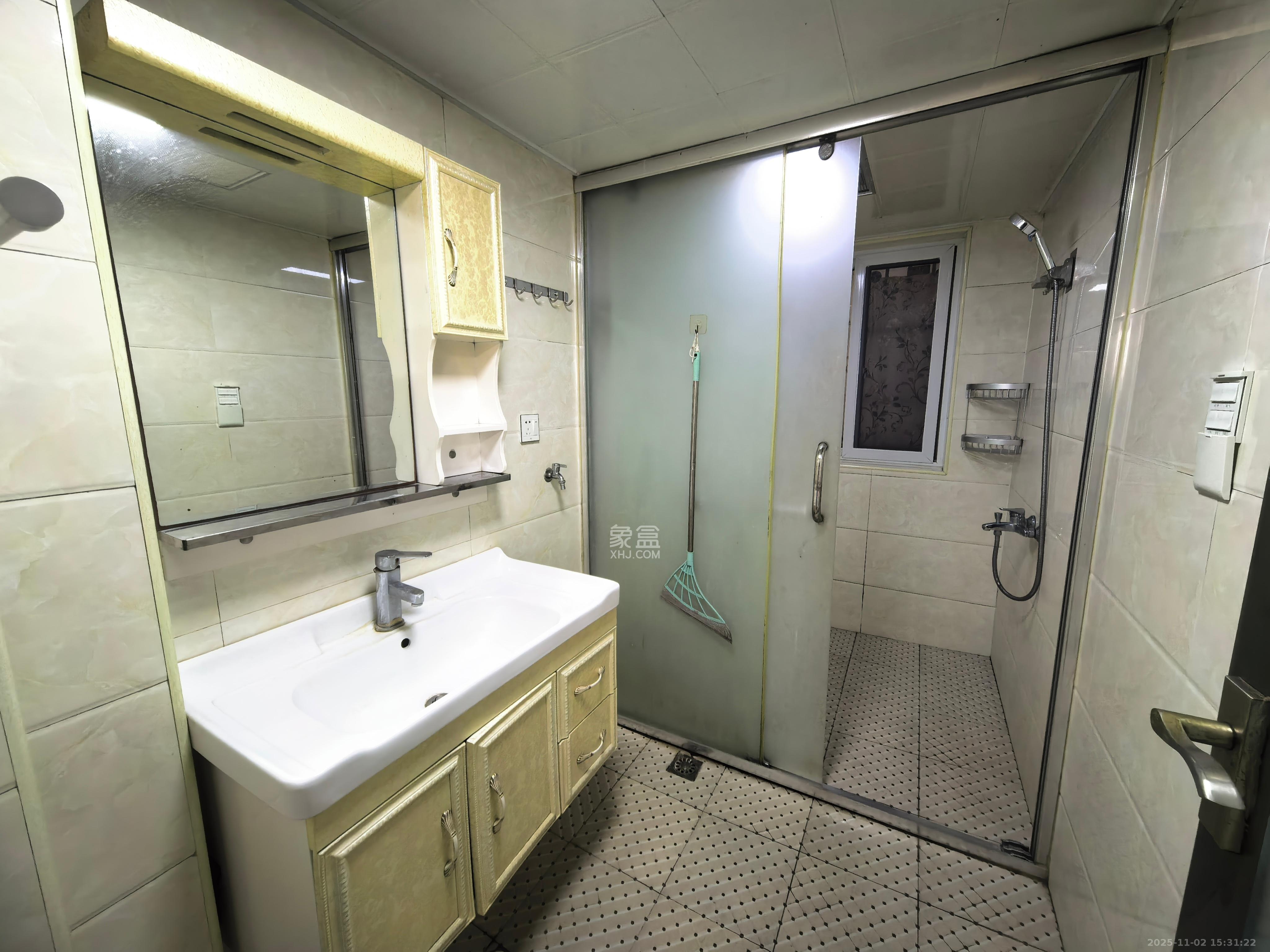 和沁园  2室2厅1卫    1700.0元/月室内图