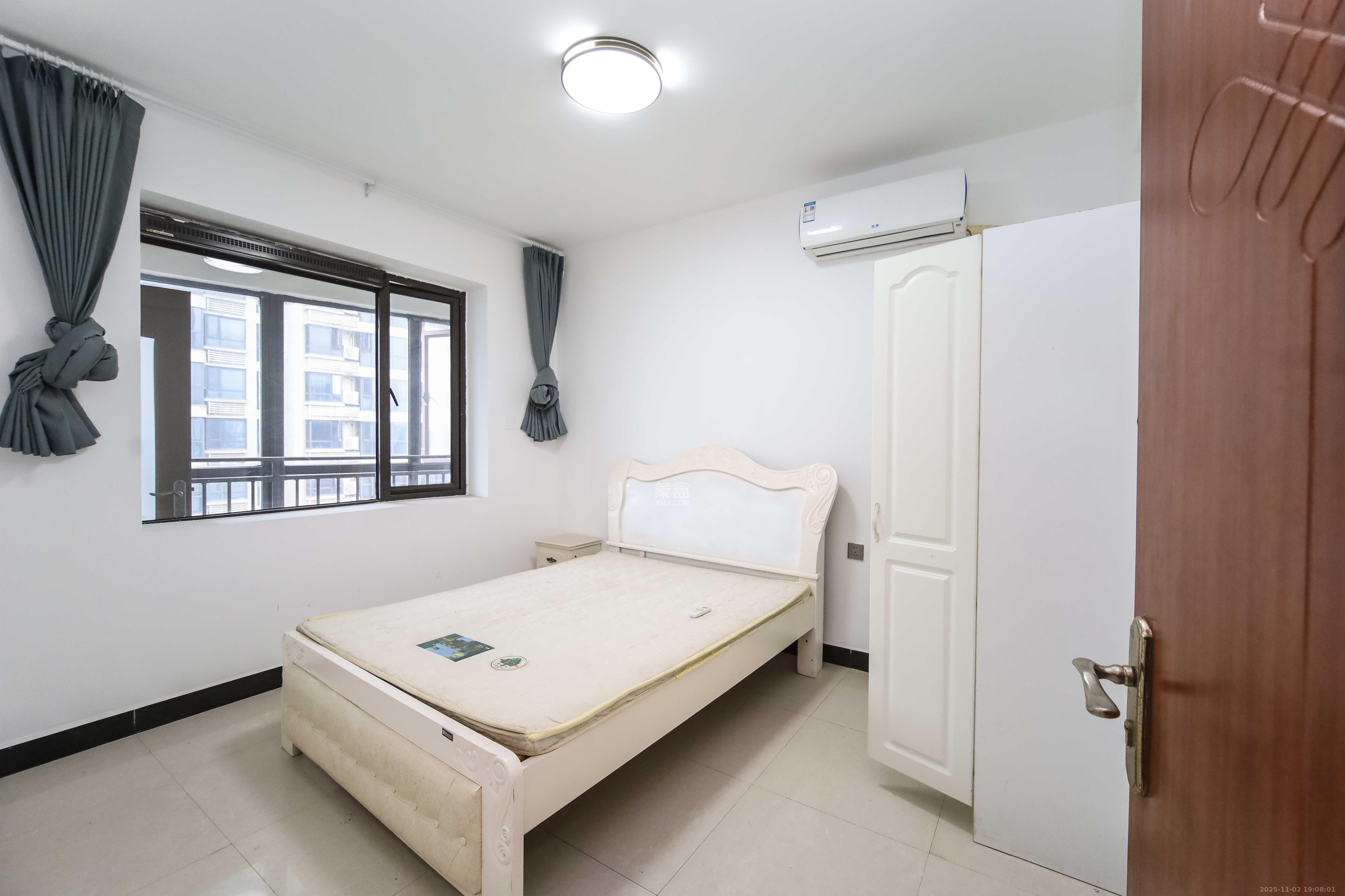 上东辛顿公寓  2室2厅1卫    61.0万 上东辛顿公寓  2室2厅1卫    61.0万卧室