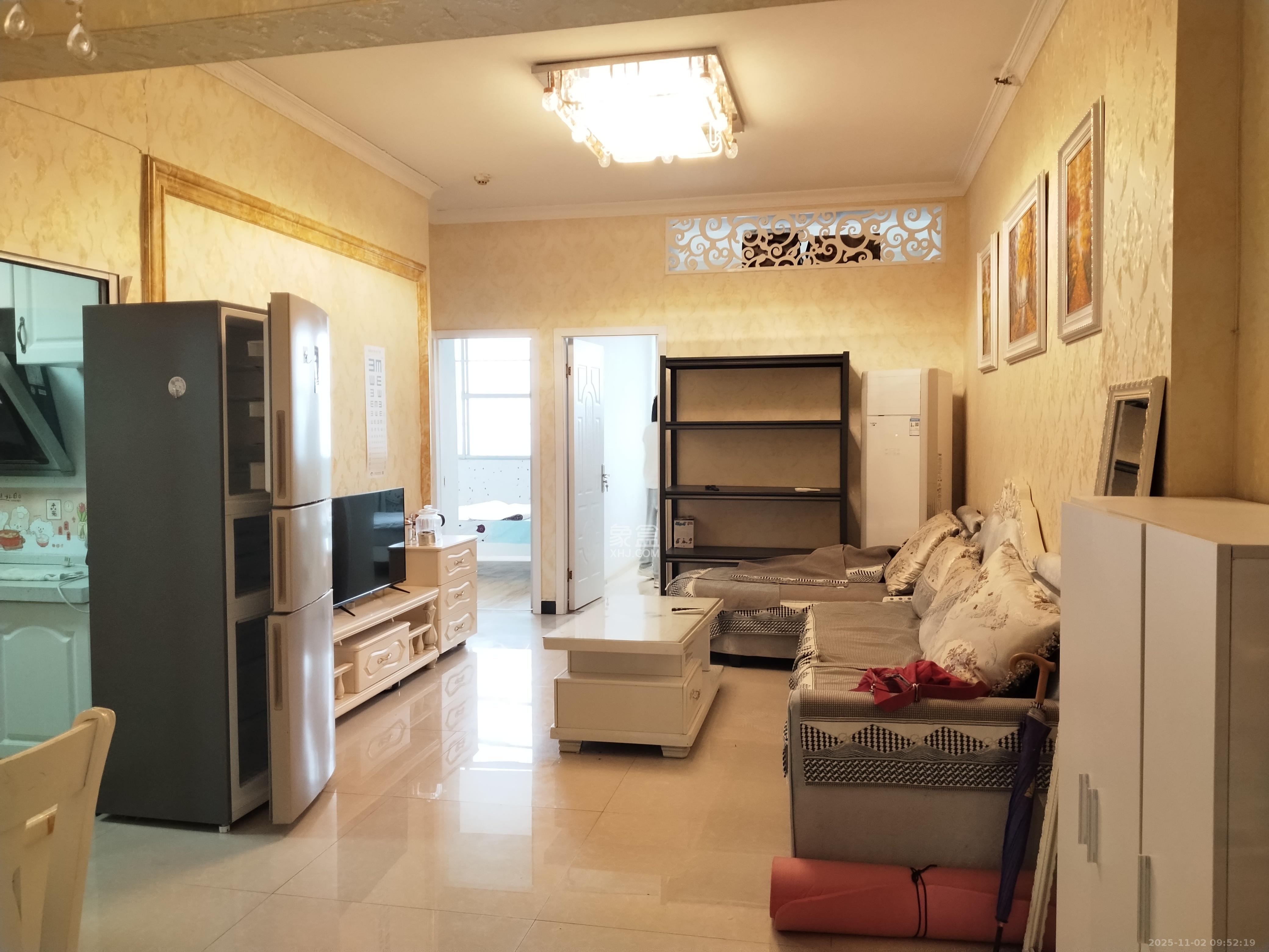 鸿飞大厦  3室2厅1卫    2100.0元/月室内图1