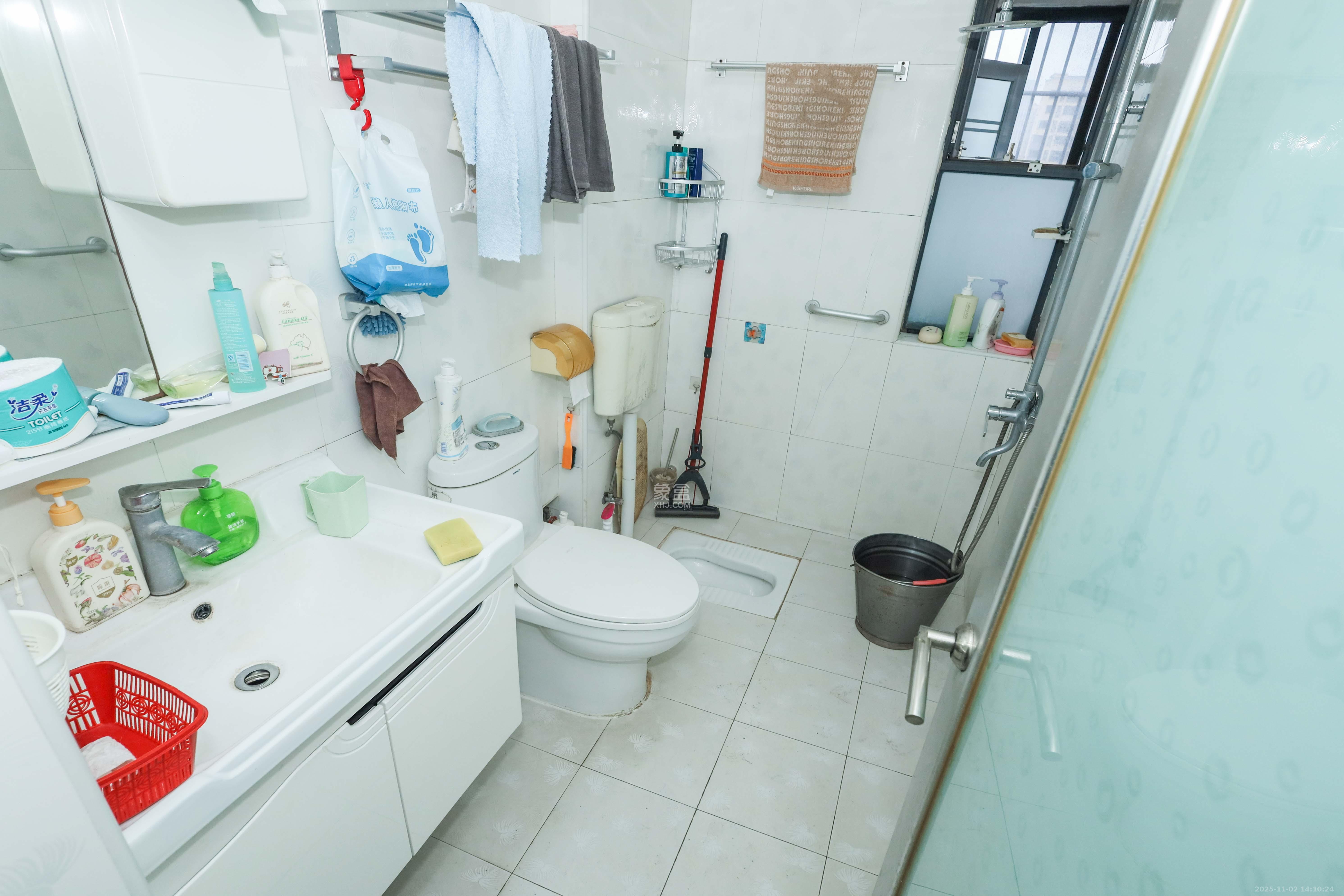 保利麓谷林语A区  4室2厅2卫    120.0万 保利麓谷林语A区  4室2厅2卫    120.0万卫生间