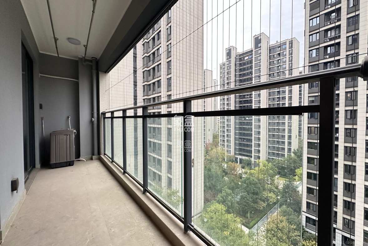 中海阅麓山二期 4室2厅2卫 3500.0元/月 中海阅麓山二期 4室2厅2卫 3500.0元/月室内图