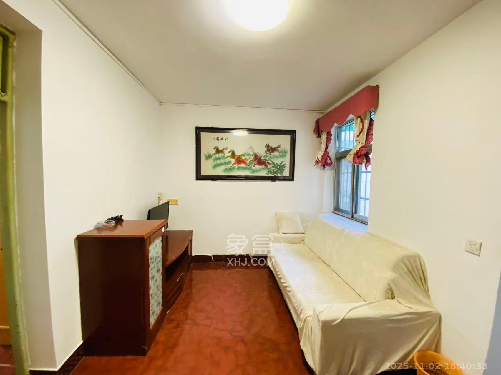 解放四村石子冲  3室1厅1卫    1700.0元/月