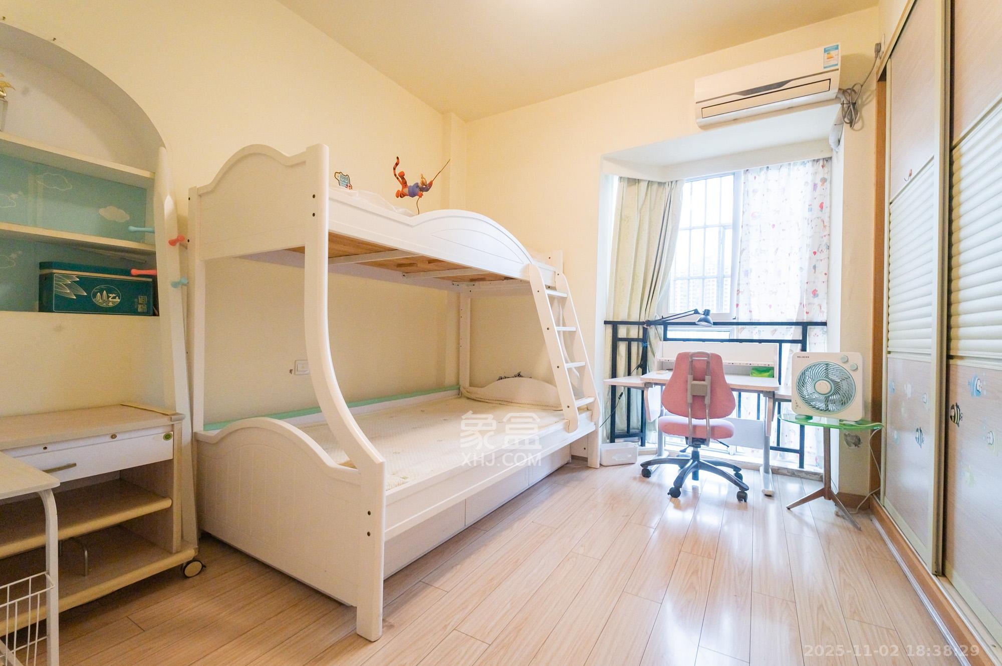 幸福洋房  3室2厅2卫    78.0万卧室