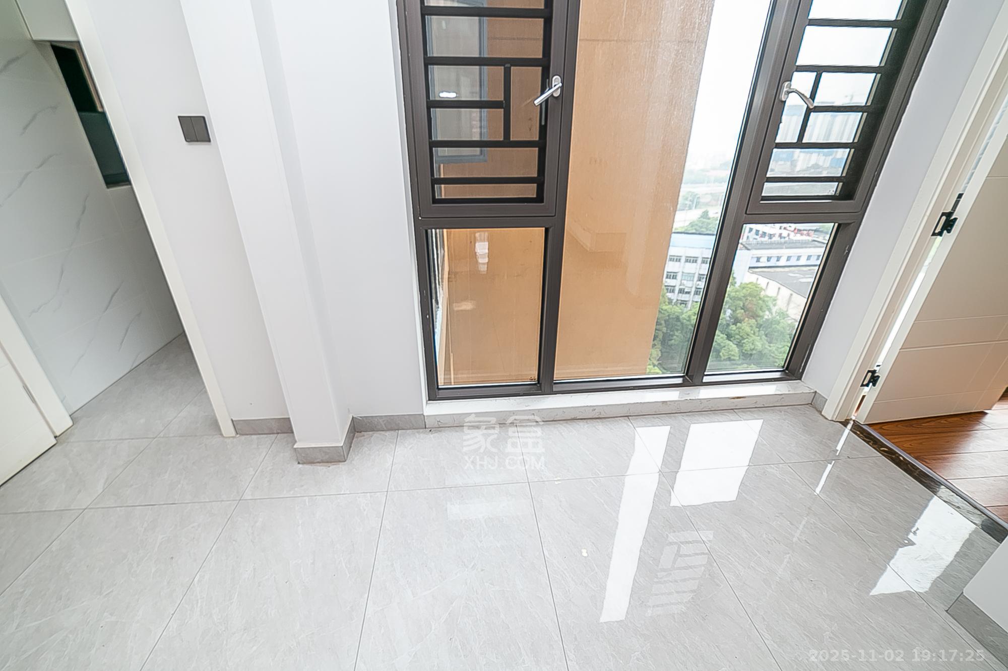 江南华府 3室2厅2卫 88.8万 江南华府 3室2厅2卫 88.8万其他