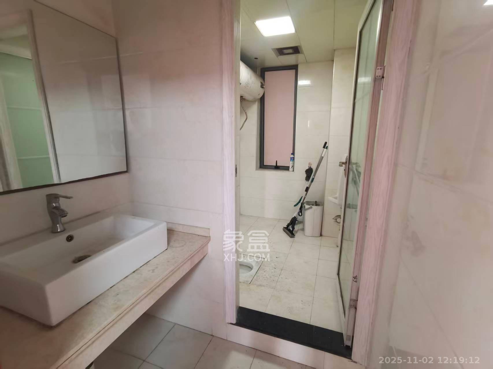 西子一间  3室2厅2卫    4000.0元/月室内图