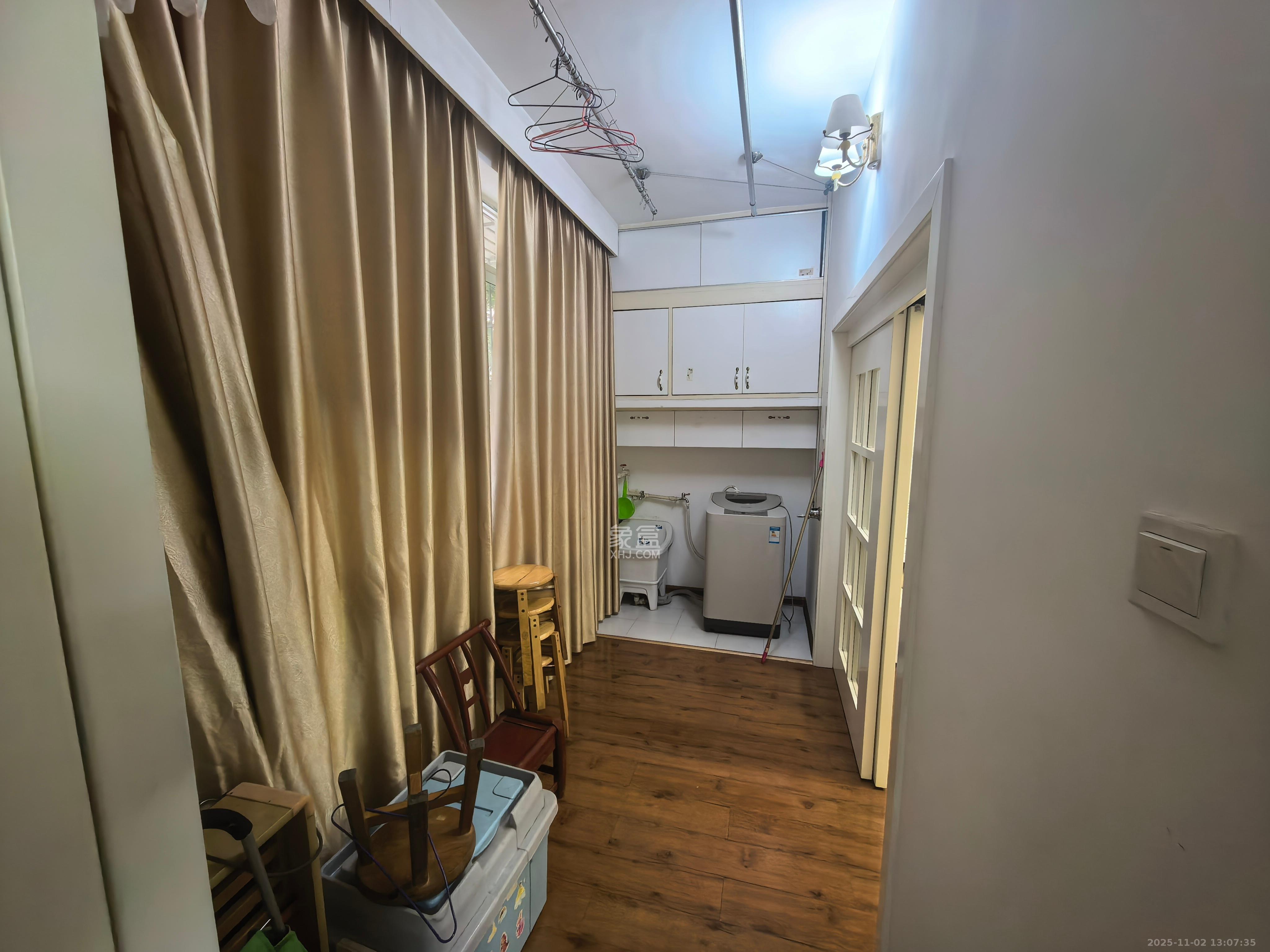 二机小区  2室2厅1卫    1800.0元/月室内图