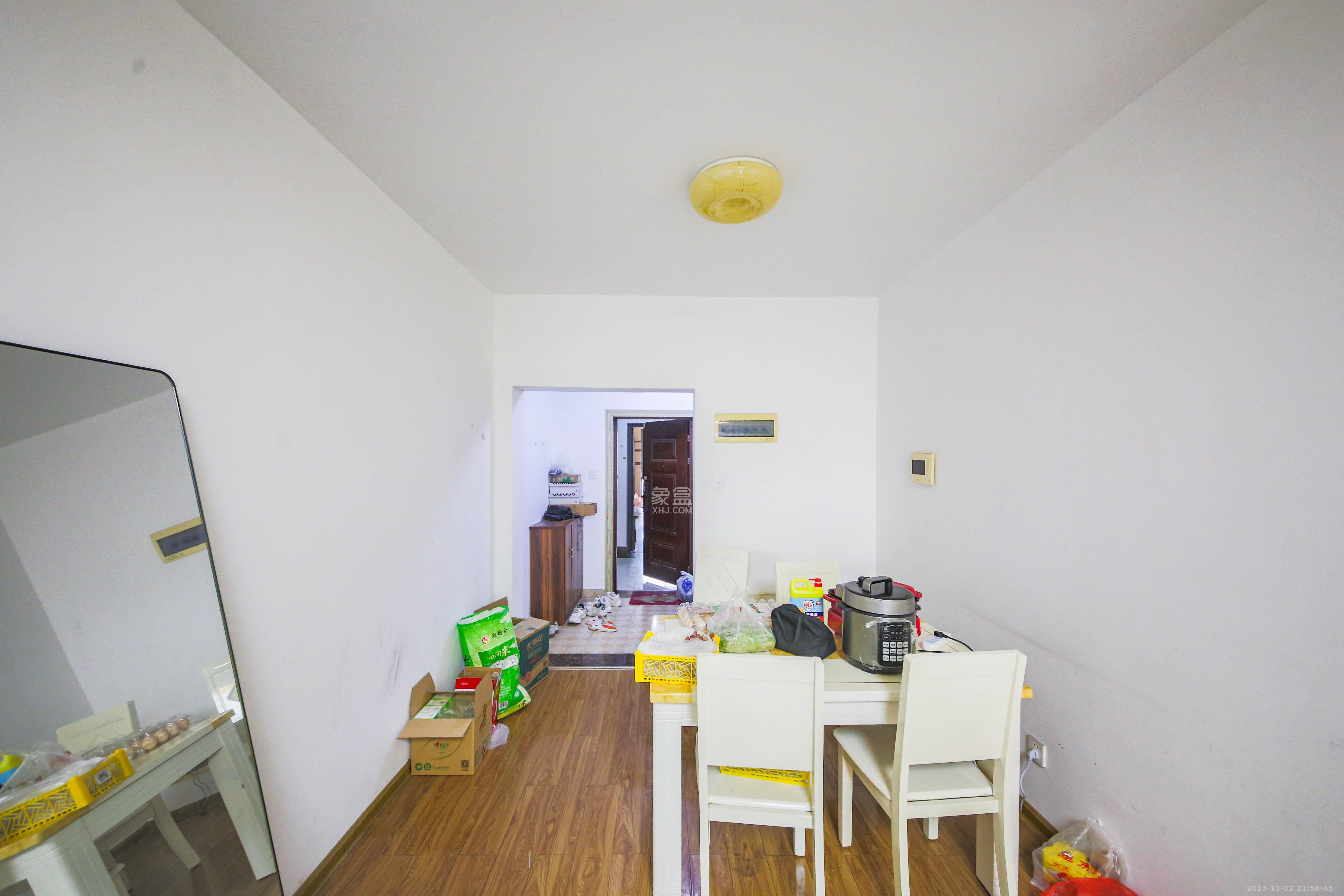 鑫远御文台一期 3室2厅1卫 96.8万 鑫远御文台一期 3室2厅1卫 96.8万客厅