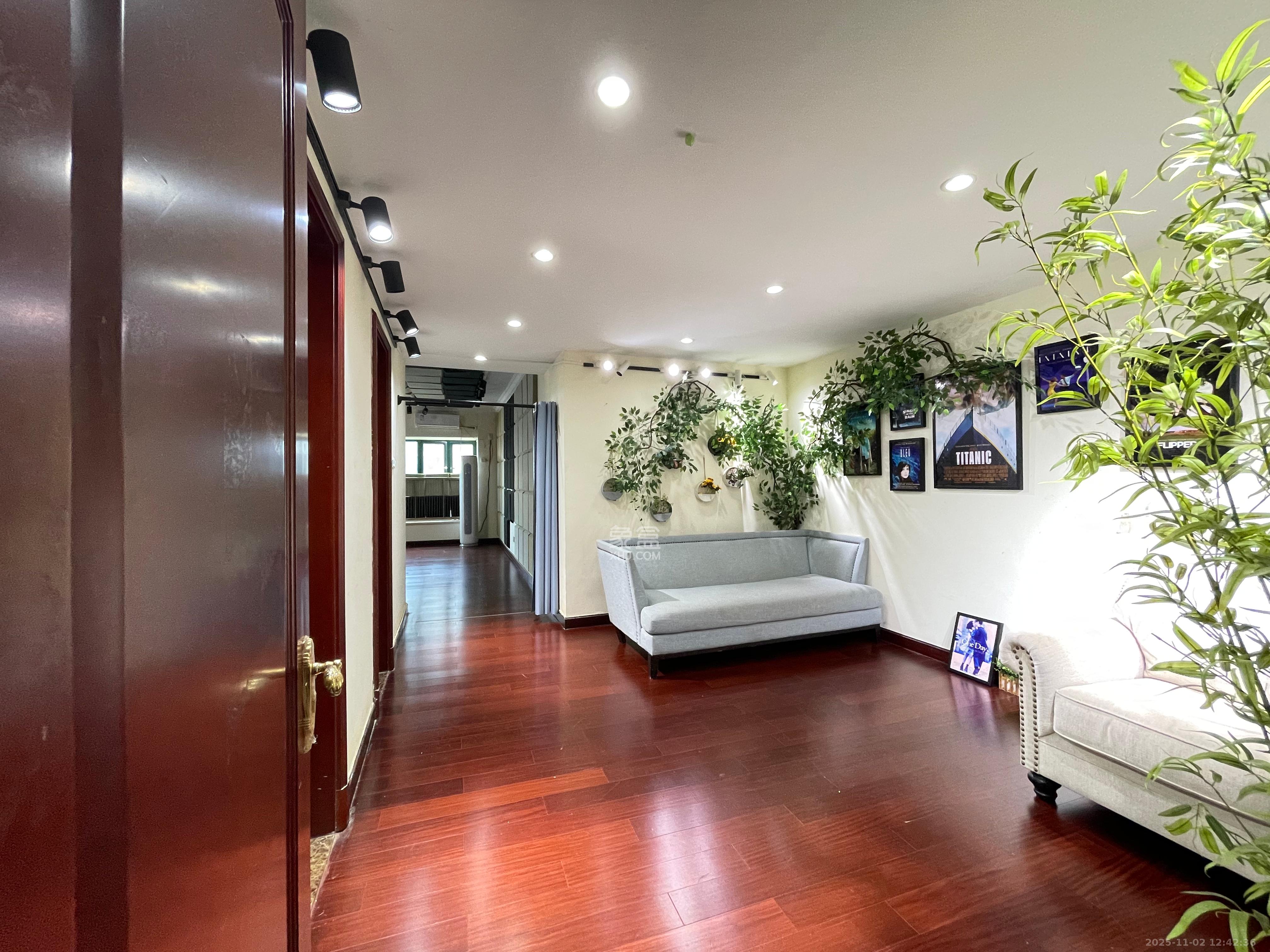 恒大名都  4室2厅4卫    3800.0元/月室内图