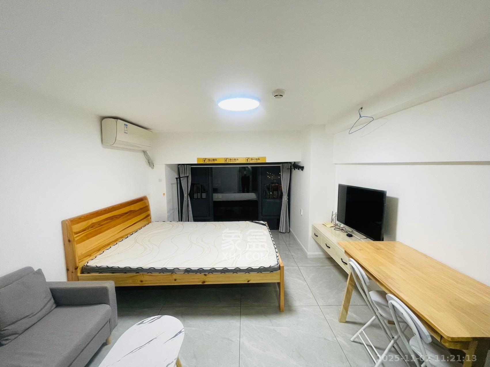 龙湖湘江星座（祺鑫星座公寓）  1室1厅1卫    1200.0元/月室内图