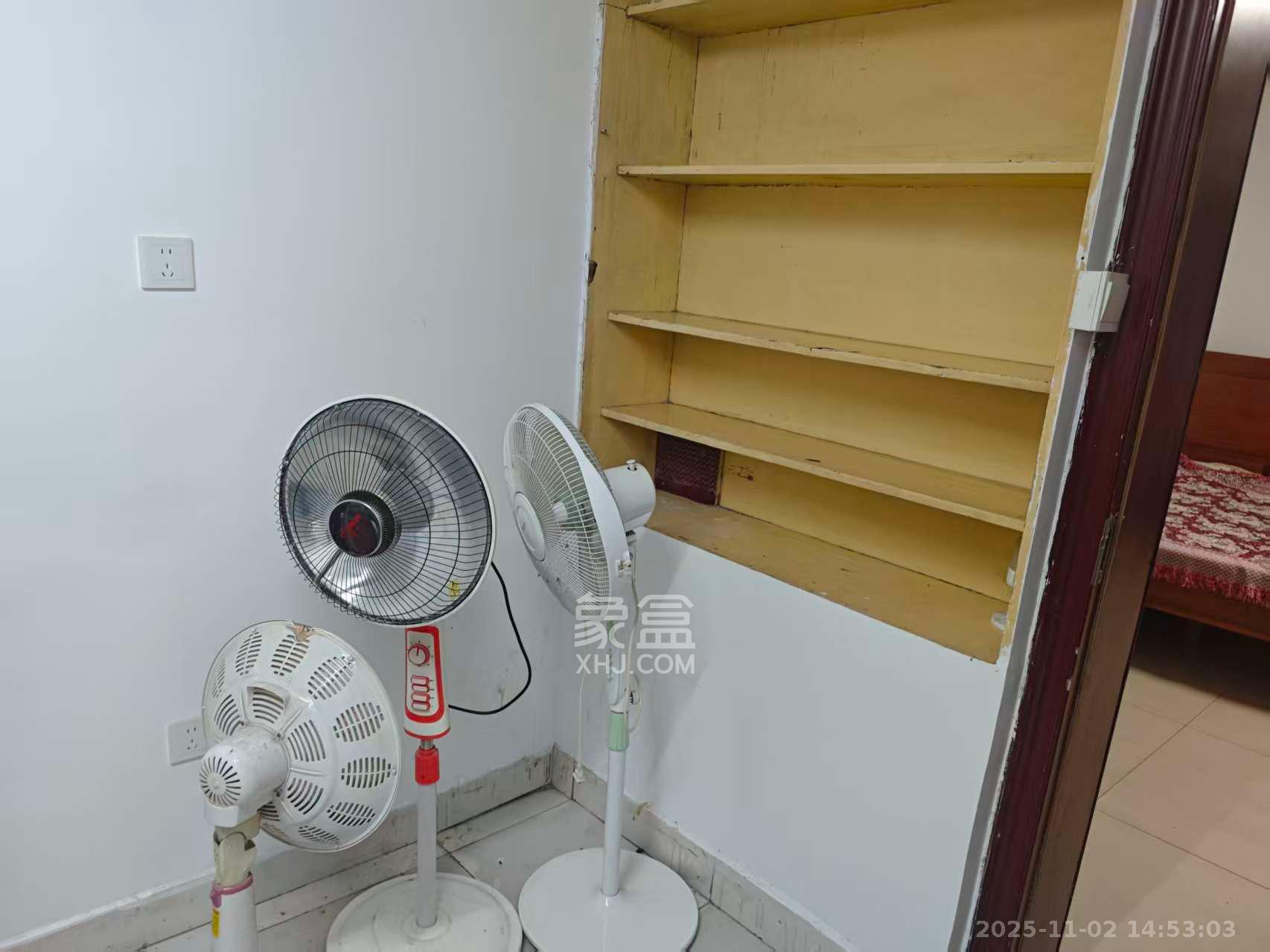 南大桥安居城(百姓市场) 1室2厅1卫 1000.0元/月 南大桥安居城(百姓市场) 1室2厅1卫 1000.0元/月室内图