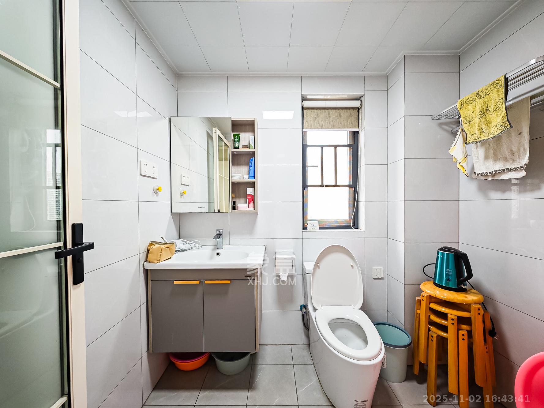 钱隆世家  4室2厅2卫    110.0万卫生间