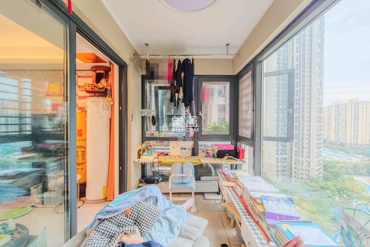 万科魅力之城天阔里 4室2厅2卫 190.0万 万科魅力之城天阔里 4室2厅2卫 190.0万阳台