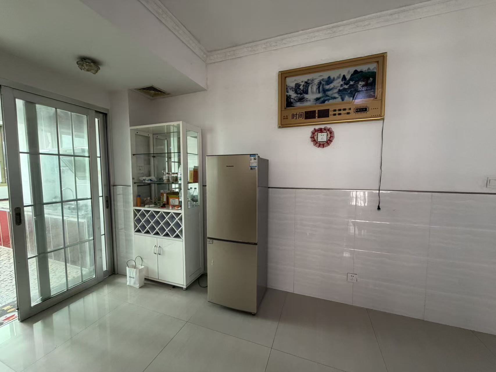 滨江财富中心  1室1厅1卫    1000.0元/月 滨江财富中心  1室1厅1卫    1000.0元/月室内图