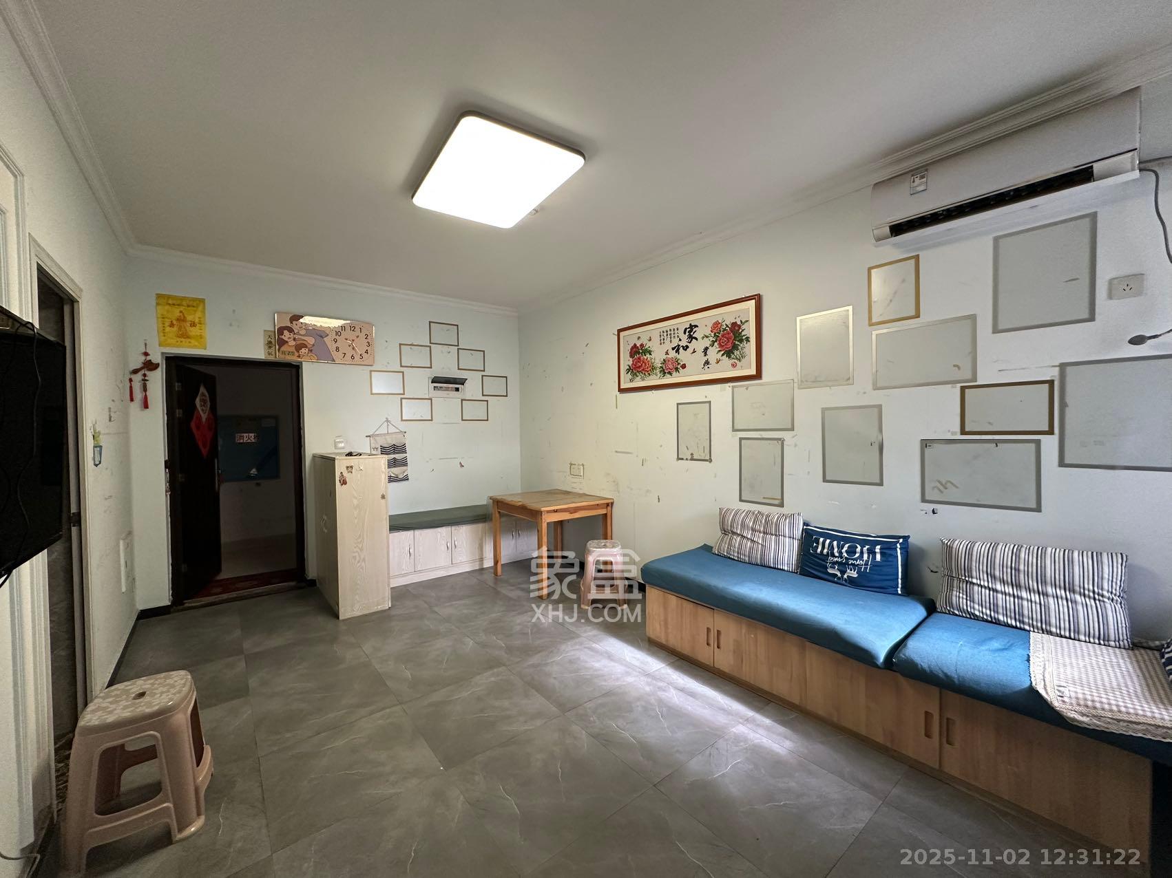 绿地海外滩一期 2室1厅1卫 1500.0元/月 绿地海外滩一期 2室1厅1卫 1500.0元/月室内图