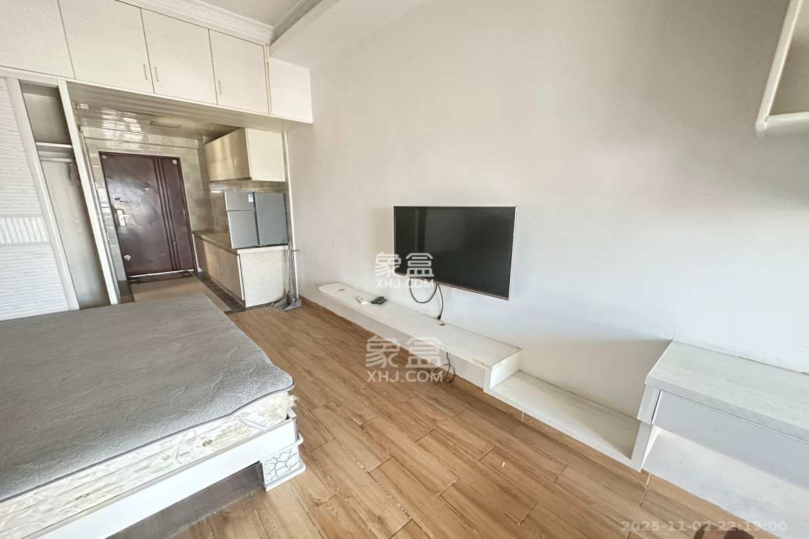 观湖公寓  1室1厅1卫    1500.0元/月 观湖公寓  1室1厅1卫    1500.0元/月室内图