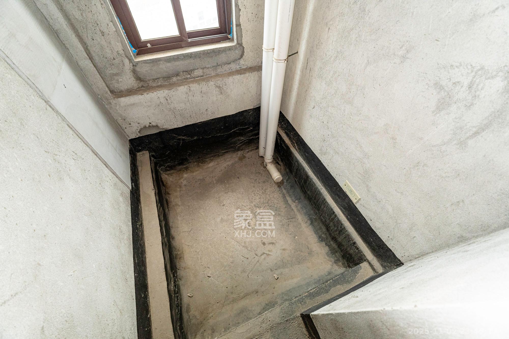 东方美地  4室2厅2卫    68.0万卫生间