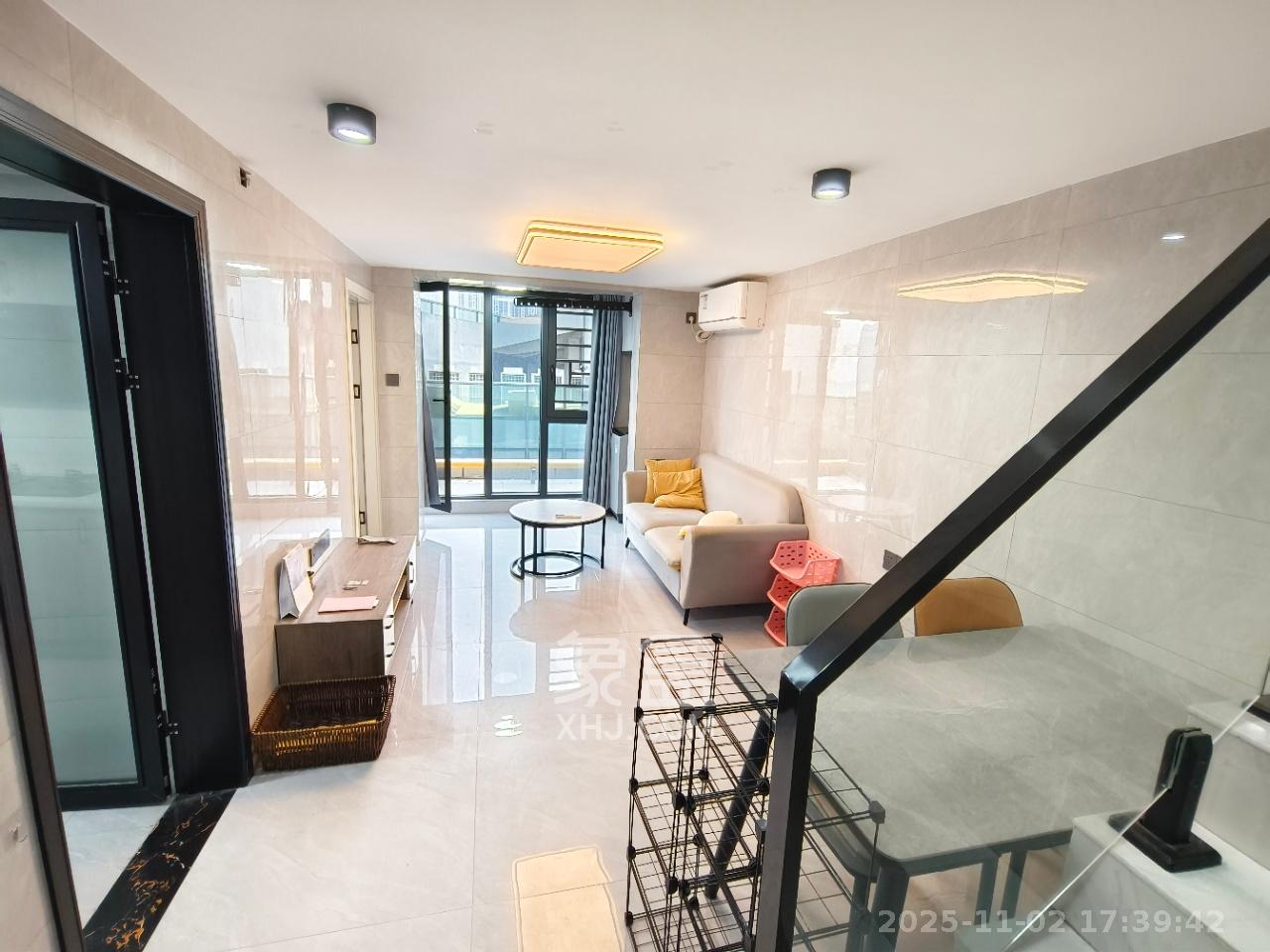 万科金色梦想B区  3室2厅2卫    2600.0元/月