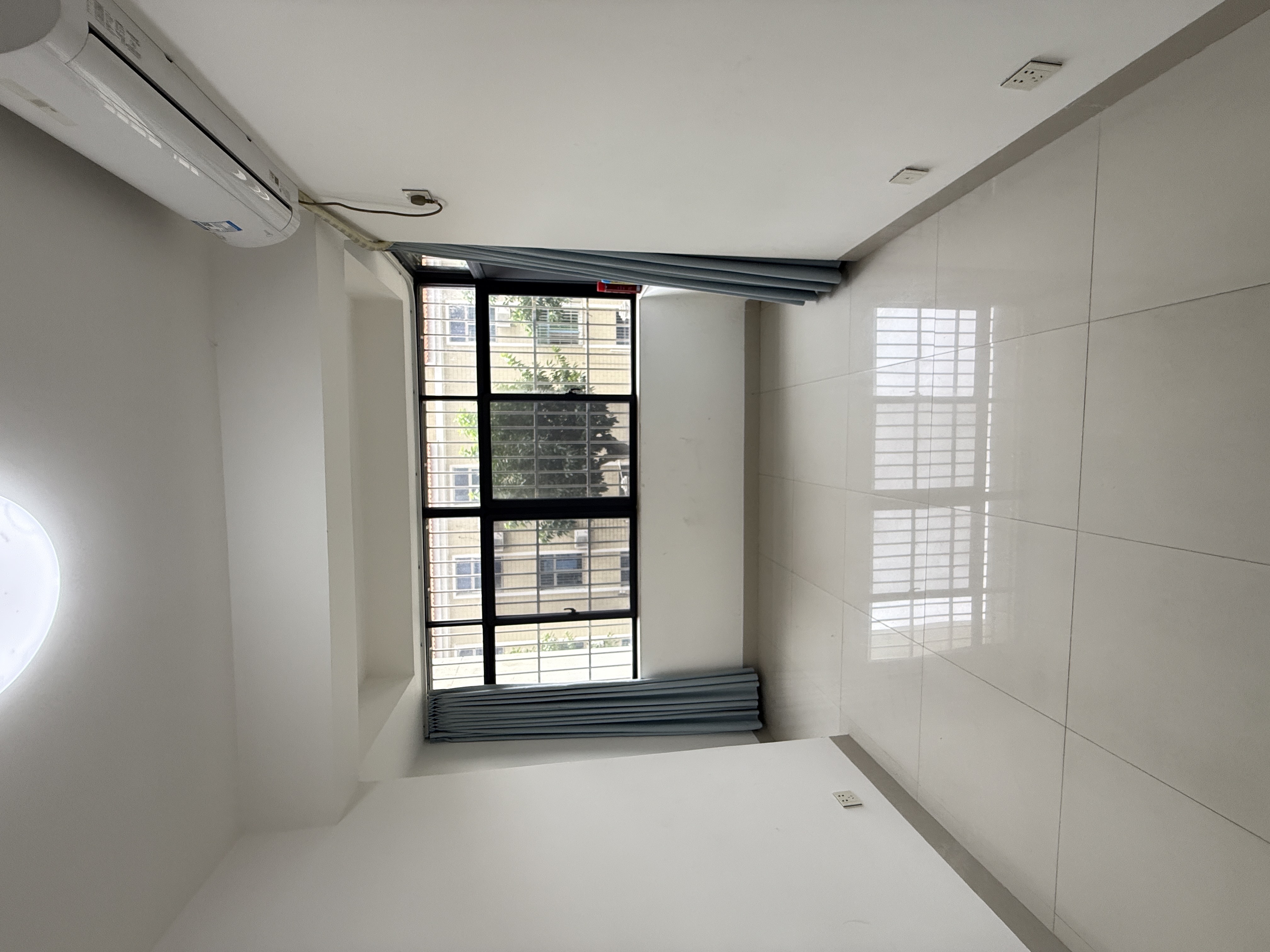 中洋花苑  5室2厅2卫    3500.0元/月室内图