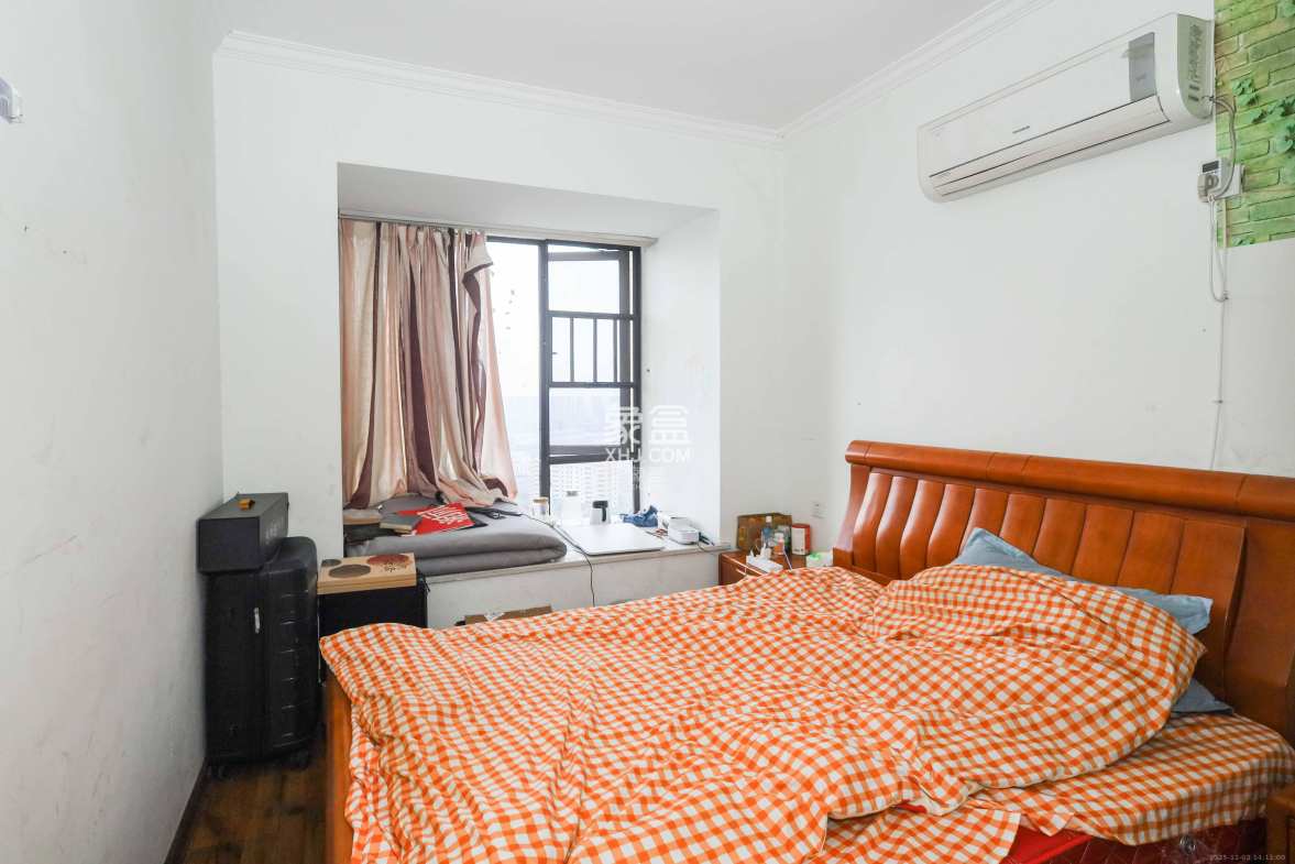 保利麓谷林语F区 3室2厅1卫 79.8万 保利麓谷林语F区 3室2厅1卫 79.8万卧室