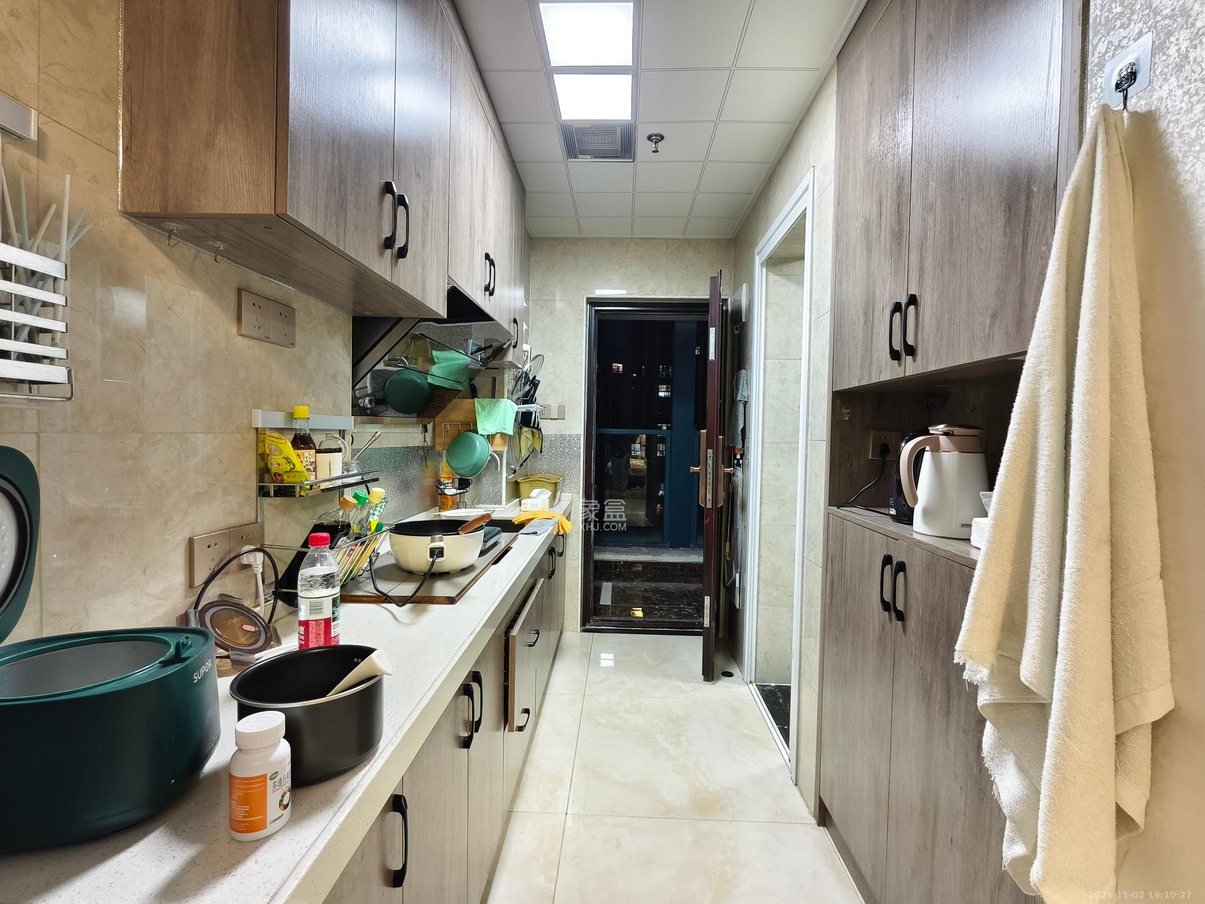 绿地中央广场  1室1厅1卫    1400.0元/月室内图