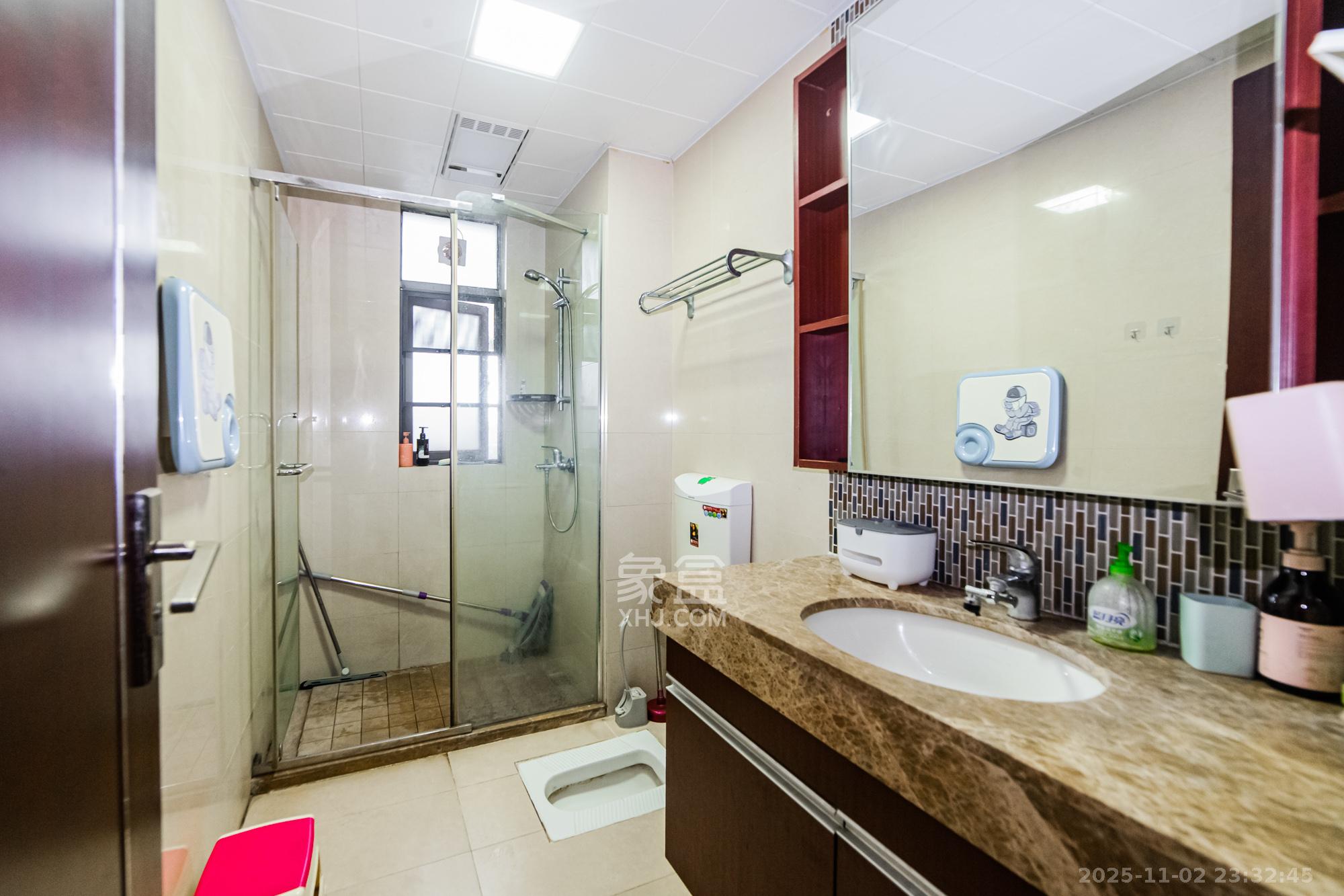 珠江郦城薰衣道  4室2厅2卫    138.0万卫生间