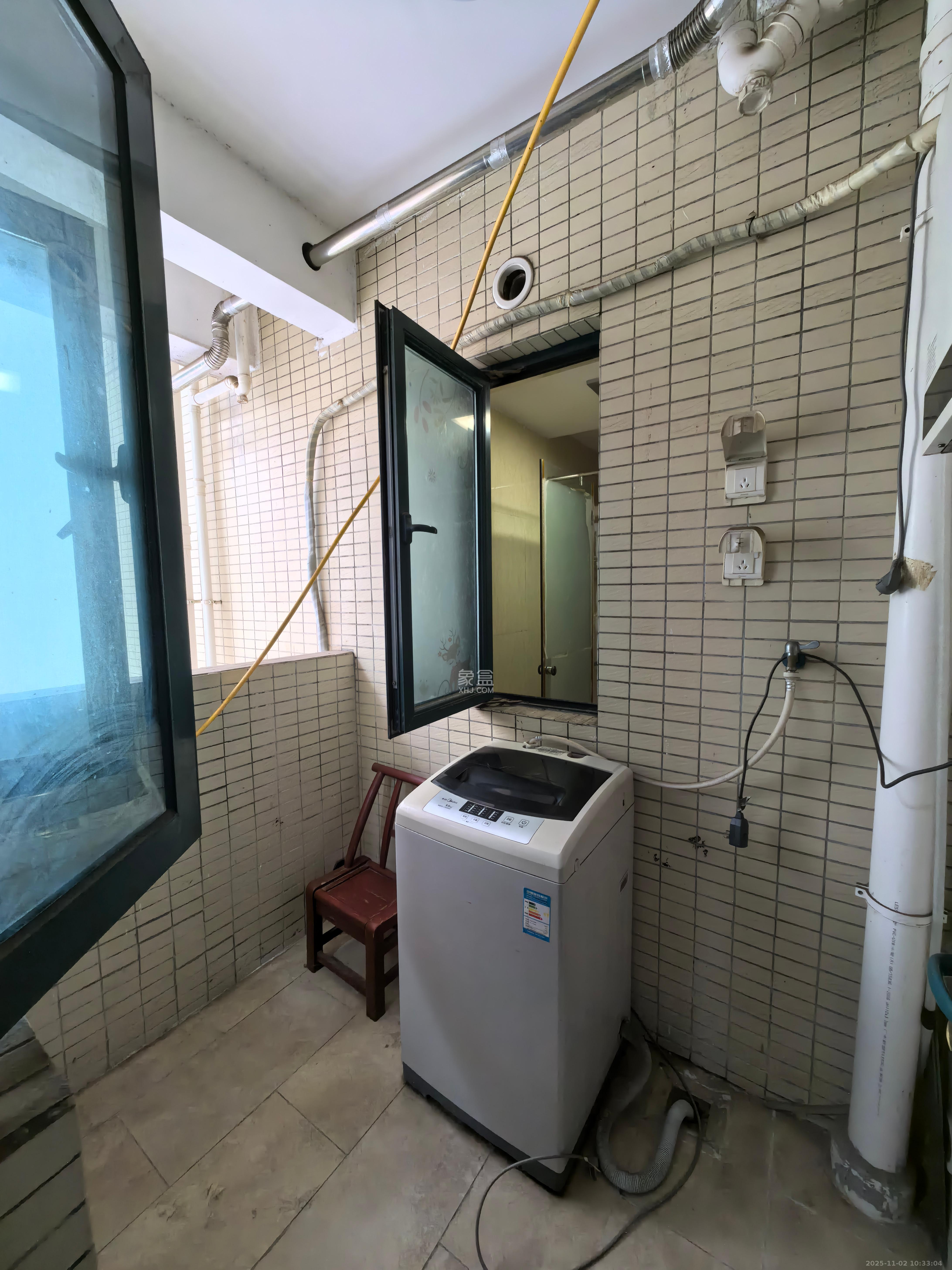 恒大翡翠华庭  3室2厅1卫    2200.0元/月室内图