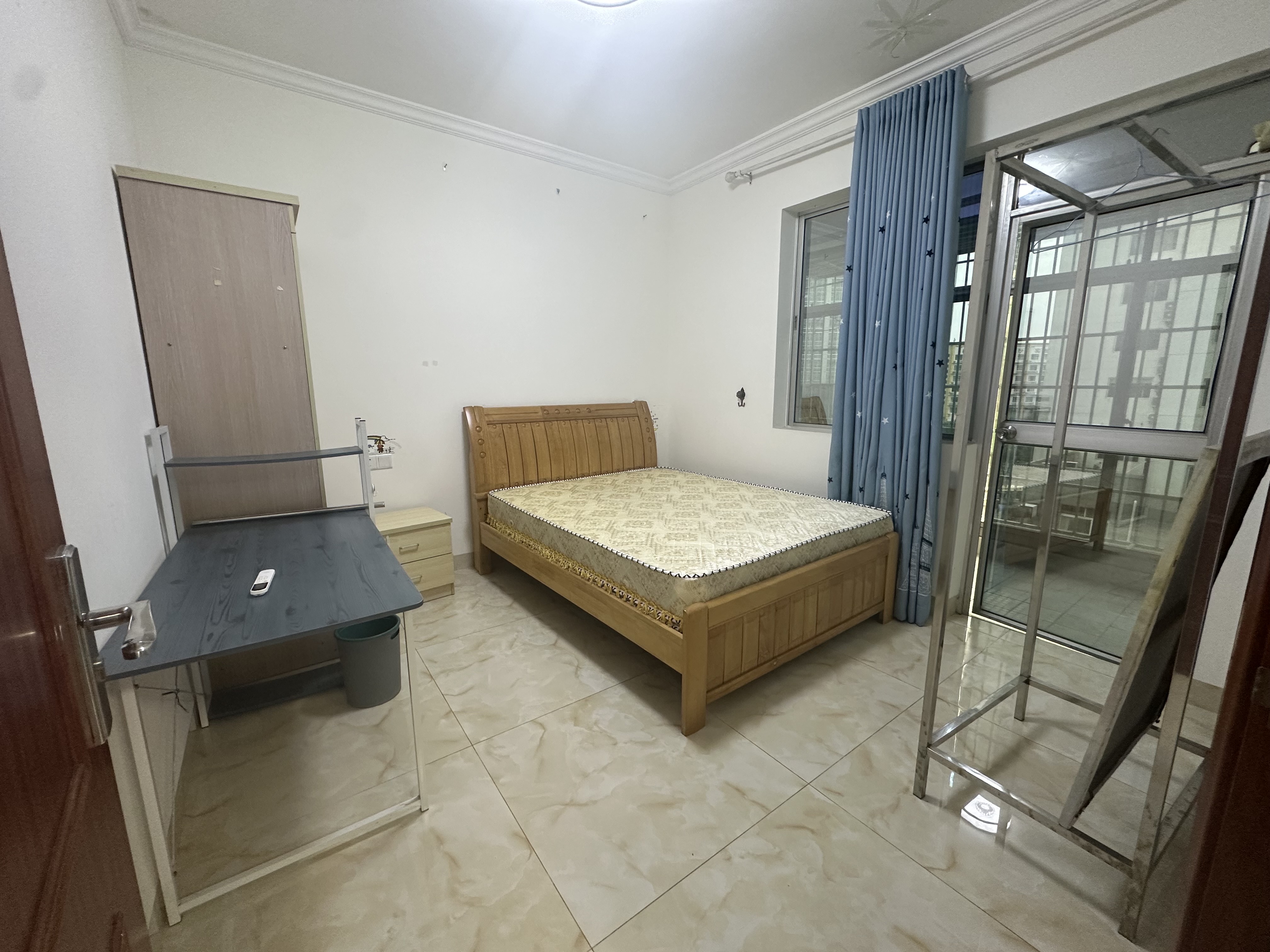 王府小区  2室2厅1卫    2600.0元/月室内图