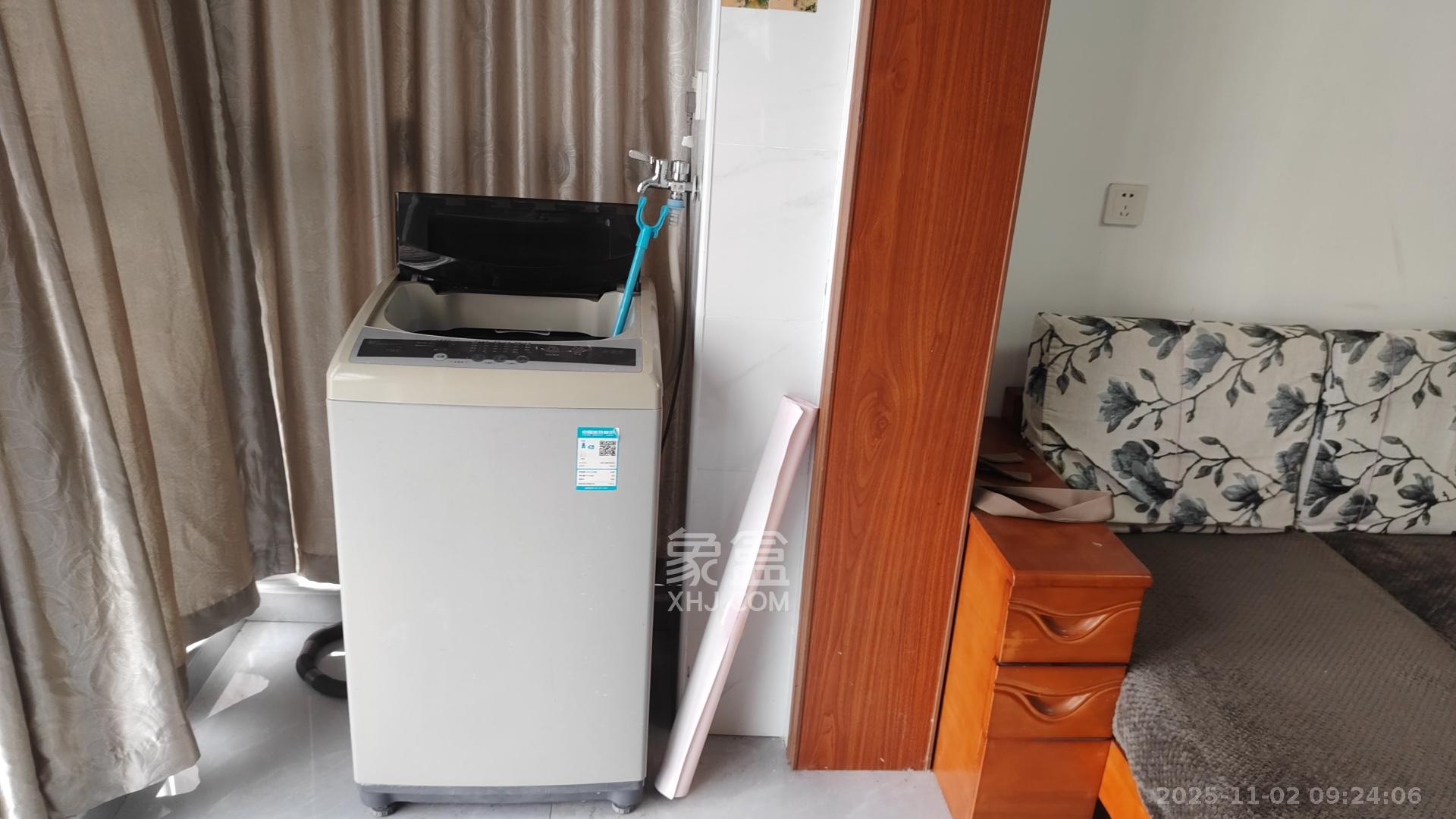 谷山庭院二期  3室2厅1卫    1900.0元/月室内图