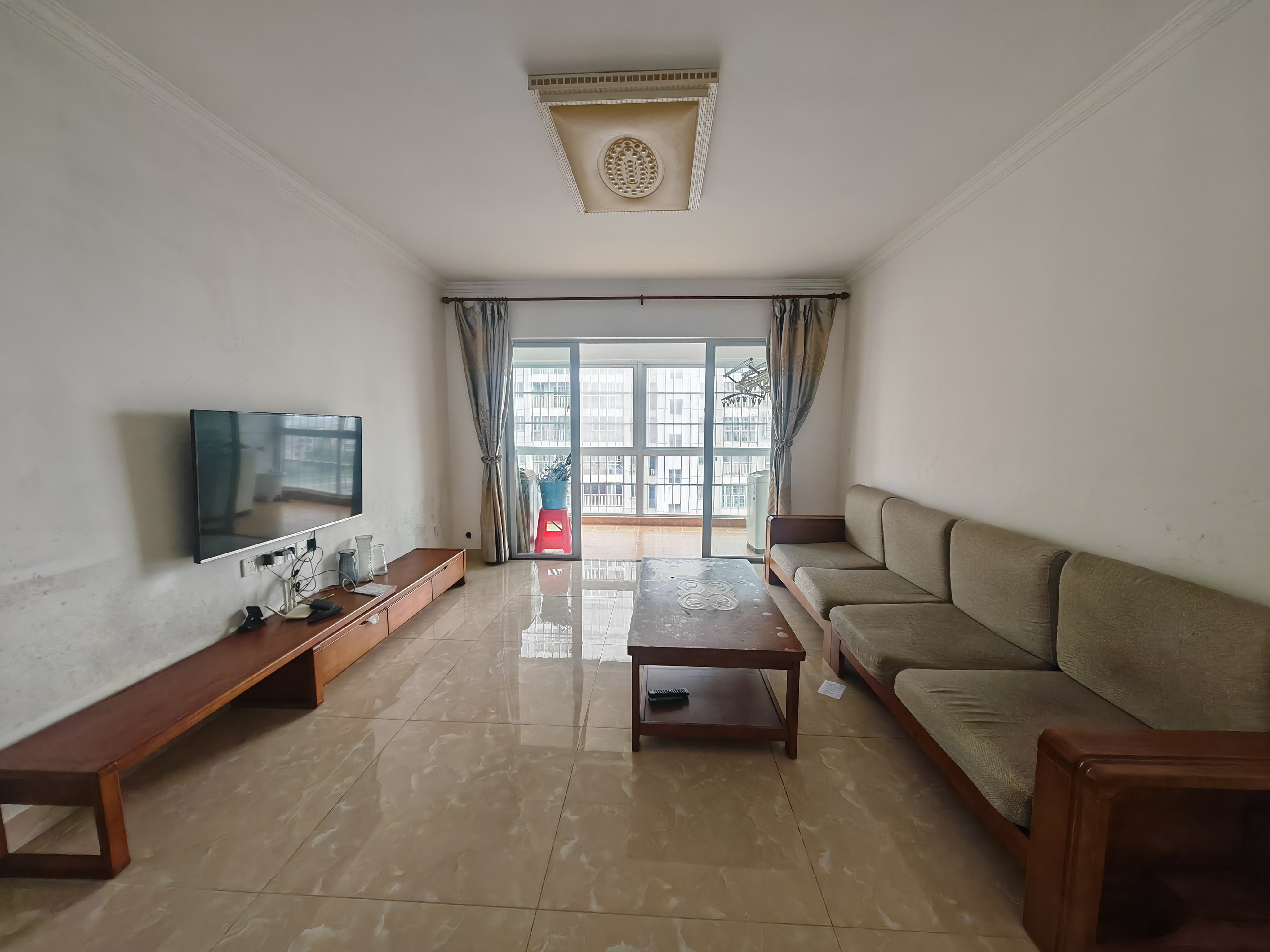 海航城  2室2厅1卫    2300.0元/月室内图1