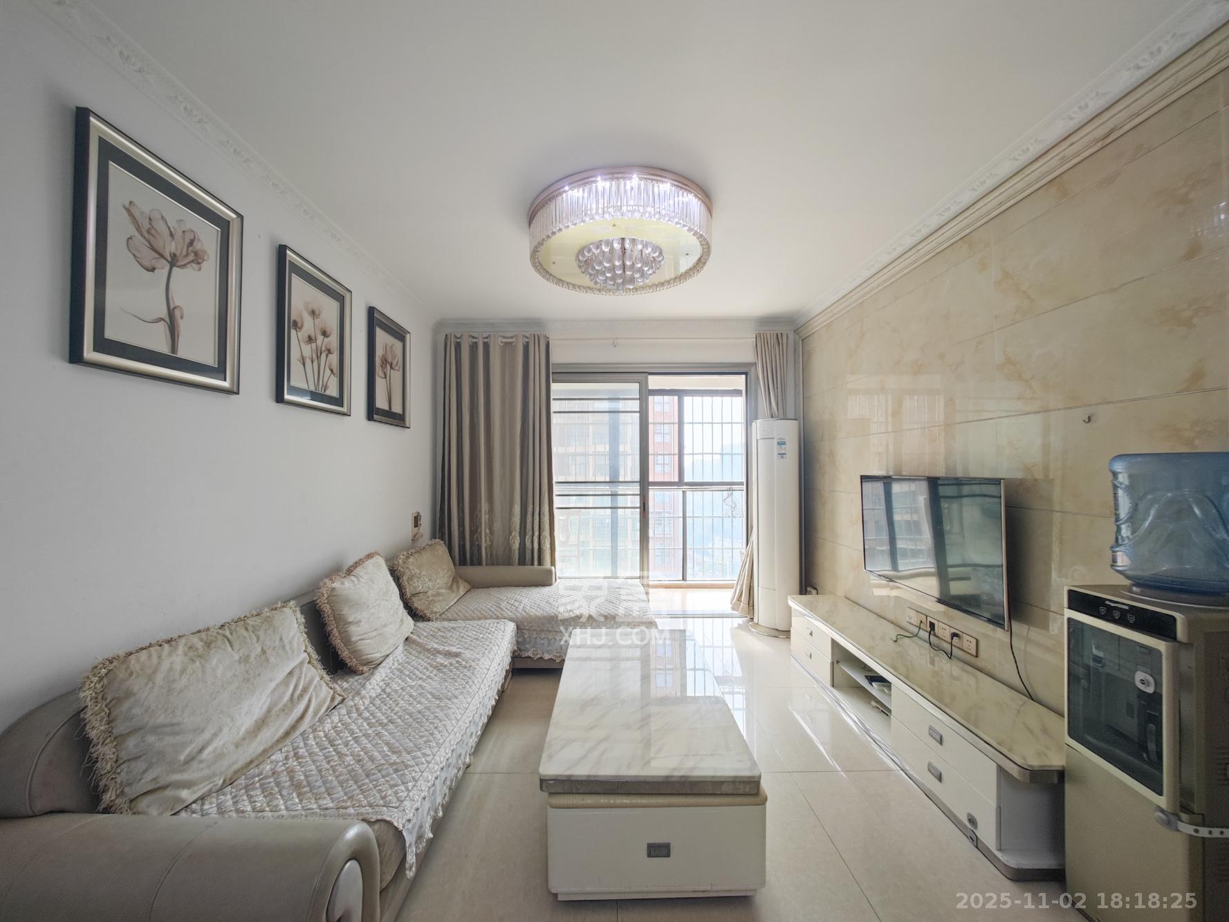 中豪城南时代（中豪南苑）  3室2厅1卫    63.8万客厅