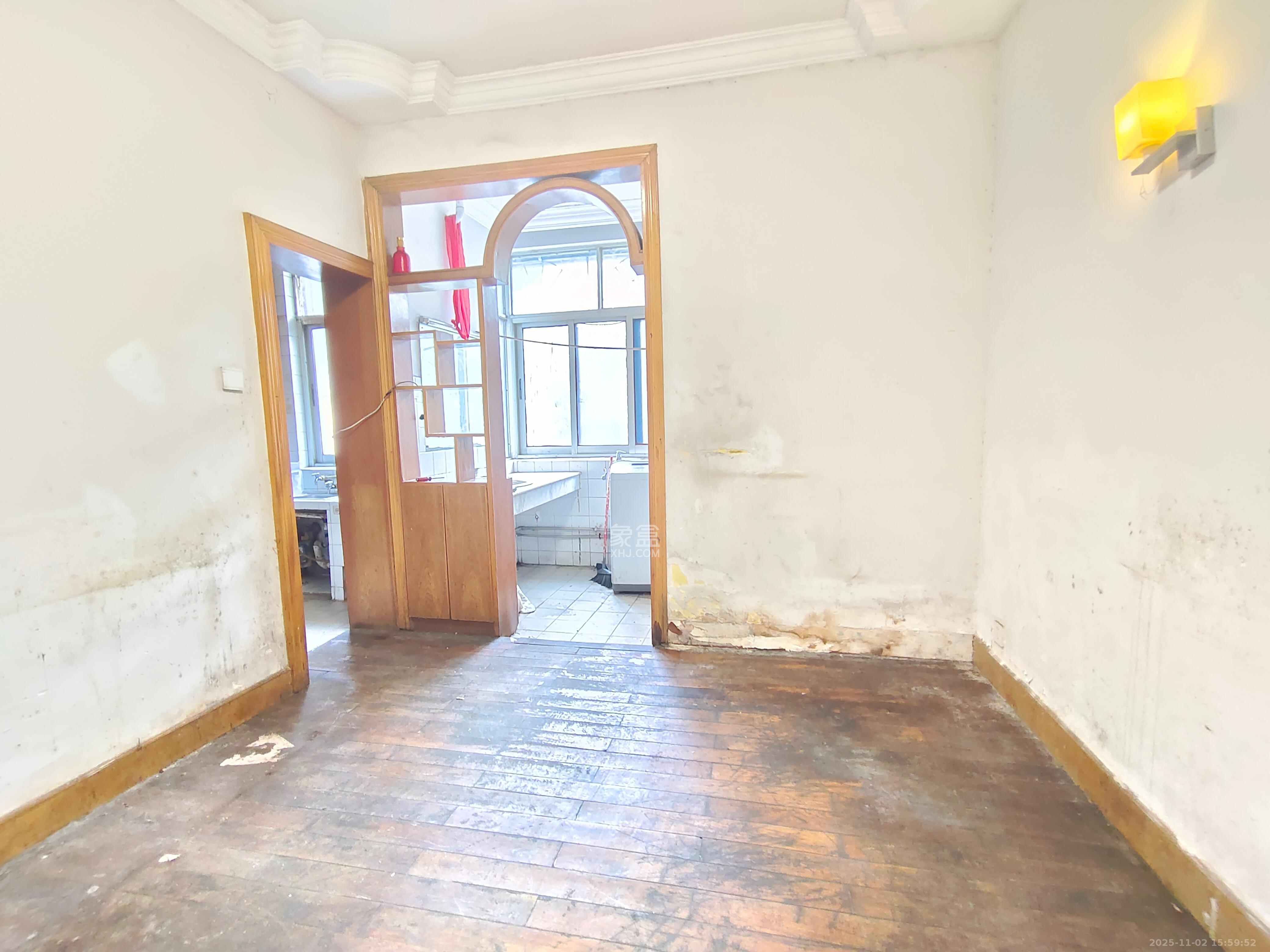 魏家坡机关小区  4室2厅1卫    2500.0元/月室内图