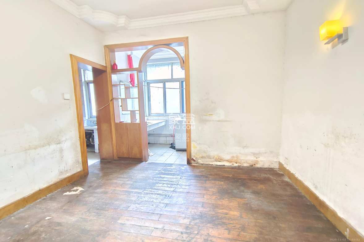 魏家坡机关小区 4室2厅1卫 2500.0元/月 魏家坡机关小区 4室2厅1卫 2500.0元/月室内图