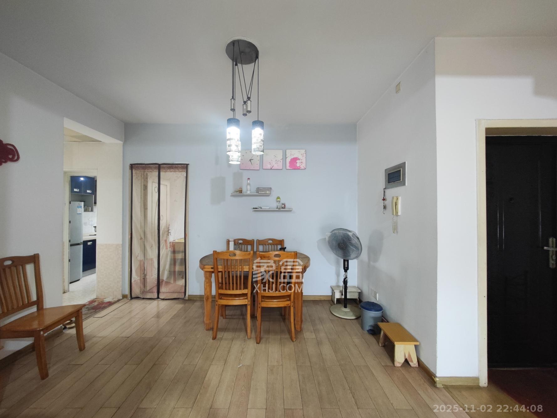 鄱阳小区 2室2厅1卫 41.8万 鄱阳小区 2室2厅1卫 41.8万其他