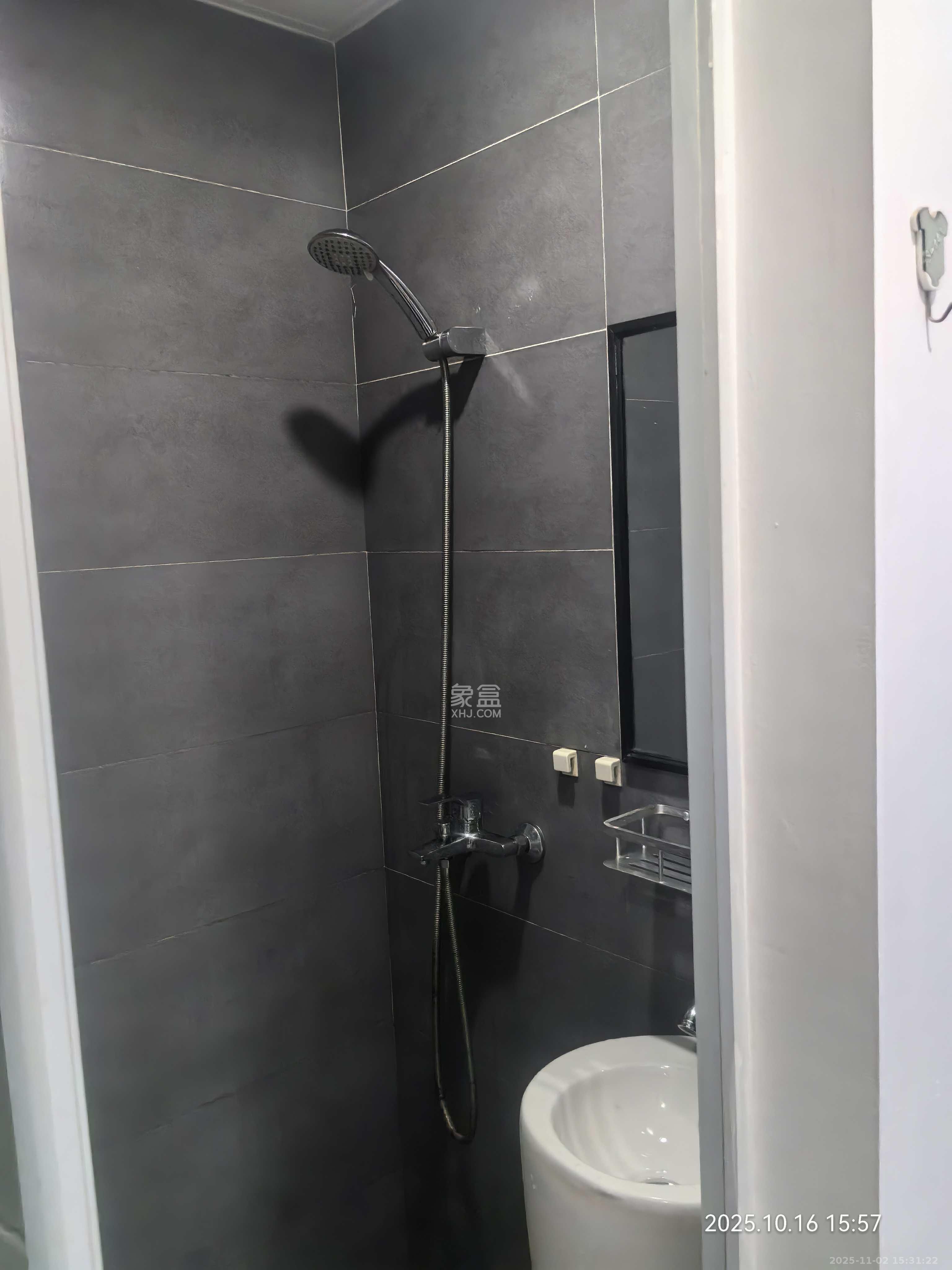 叠彩兰亭  1室1厅1卫    1100.0元/月室内图