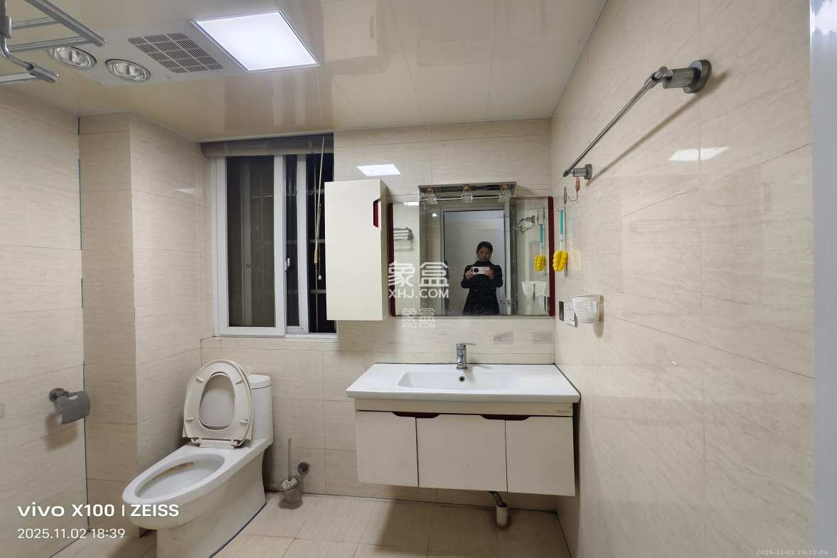 紫云阁 3室2厅2卫 2000.0元/月 紫云阁 3室2厅2卫 2000.0元/月室内图