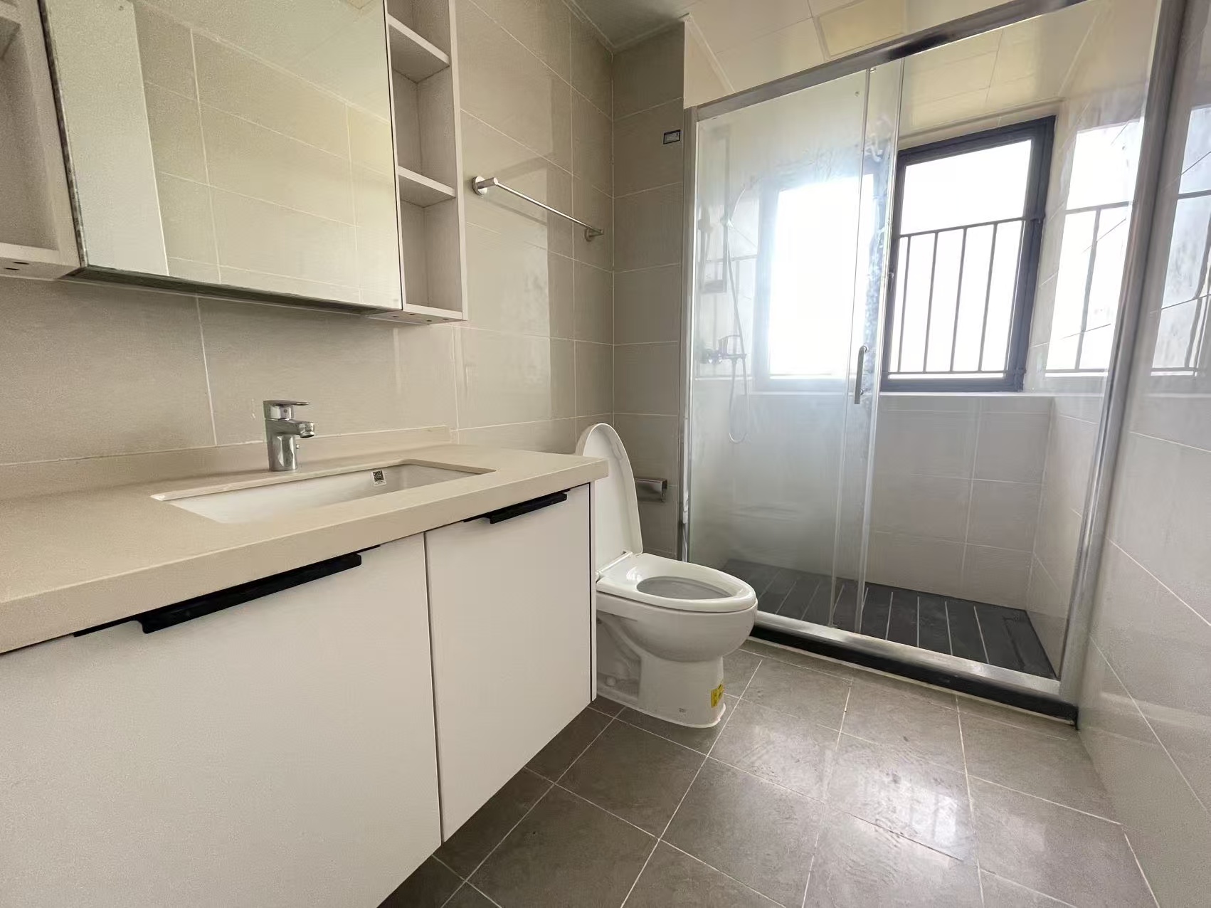 大华锦绣海岸三期  3室2厅2卫    228.0万室内图