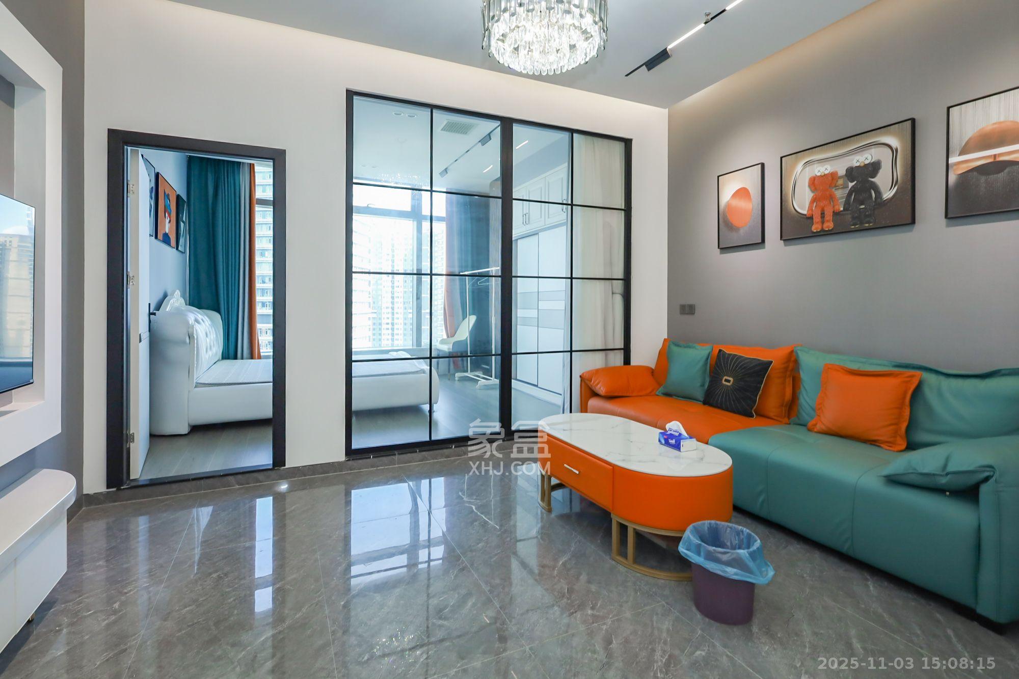 世茂铂曼  1室0厅1卫    2500.0元/月室内图