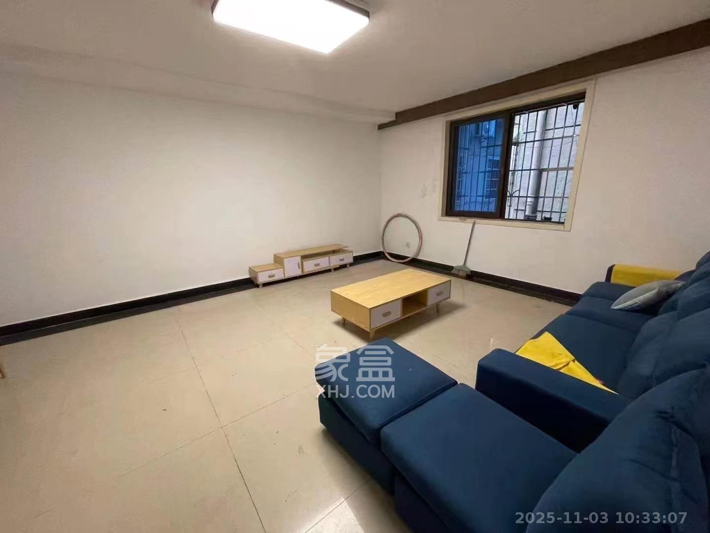 金汇小区  3室2厅1卫    2400.0元/月