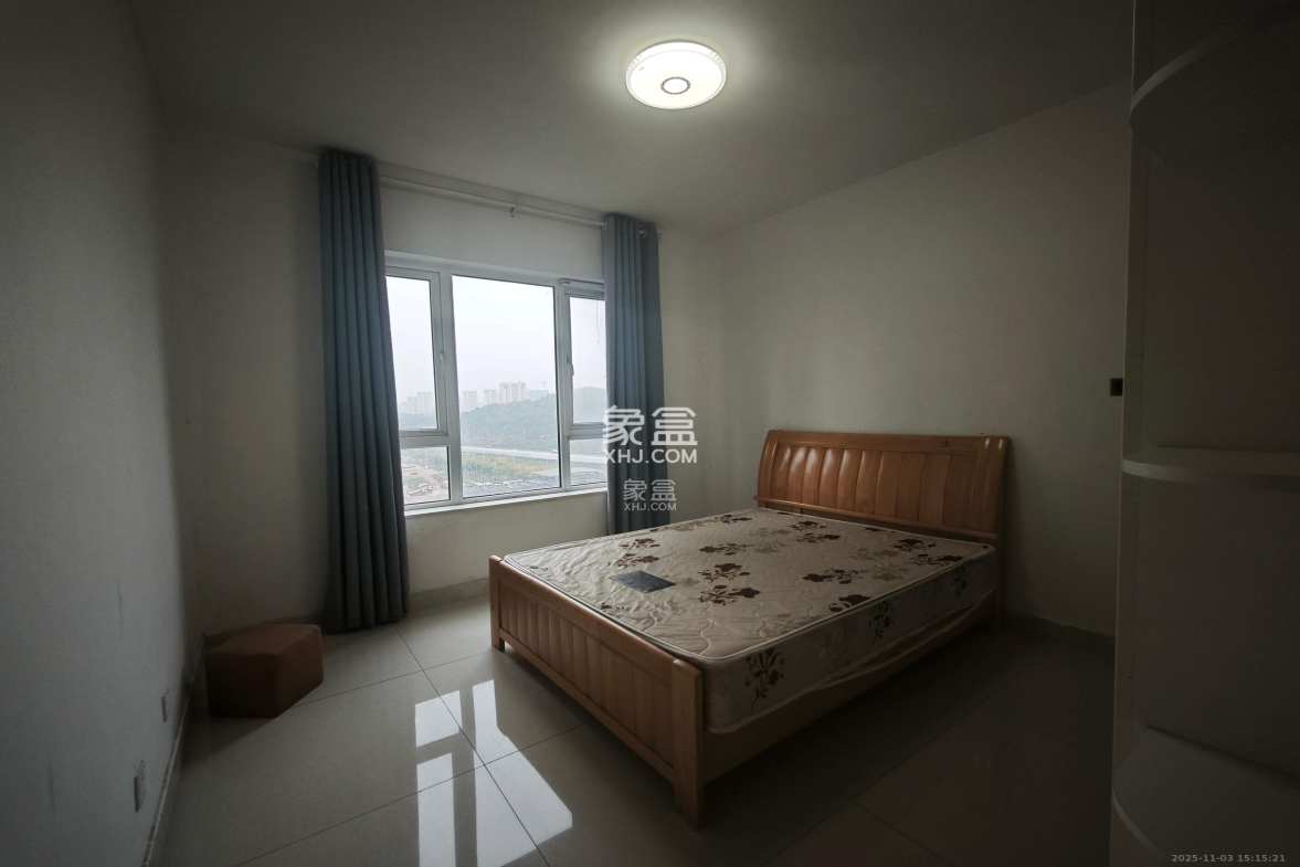 绿地之窗 4室2厅2卫 2600.0元/月 绿地之窗 4室2厅2卫 2600.0元/月室内图