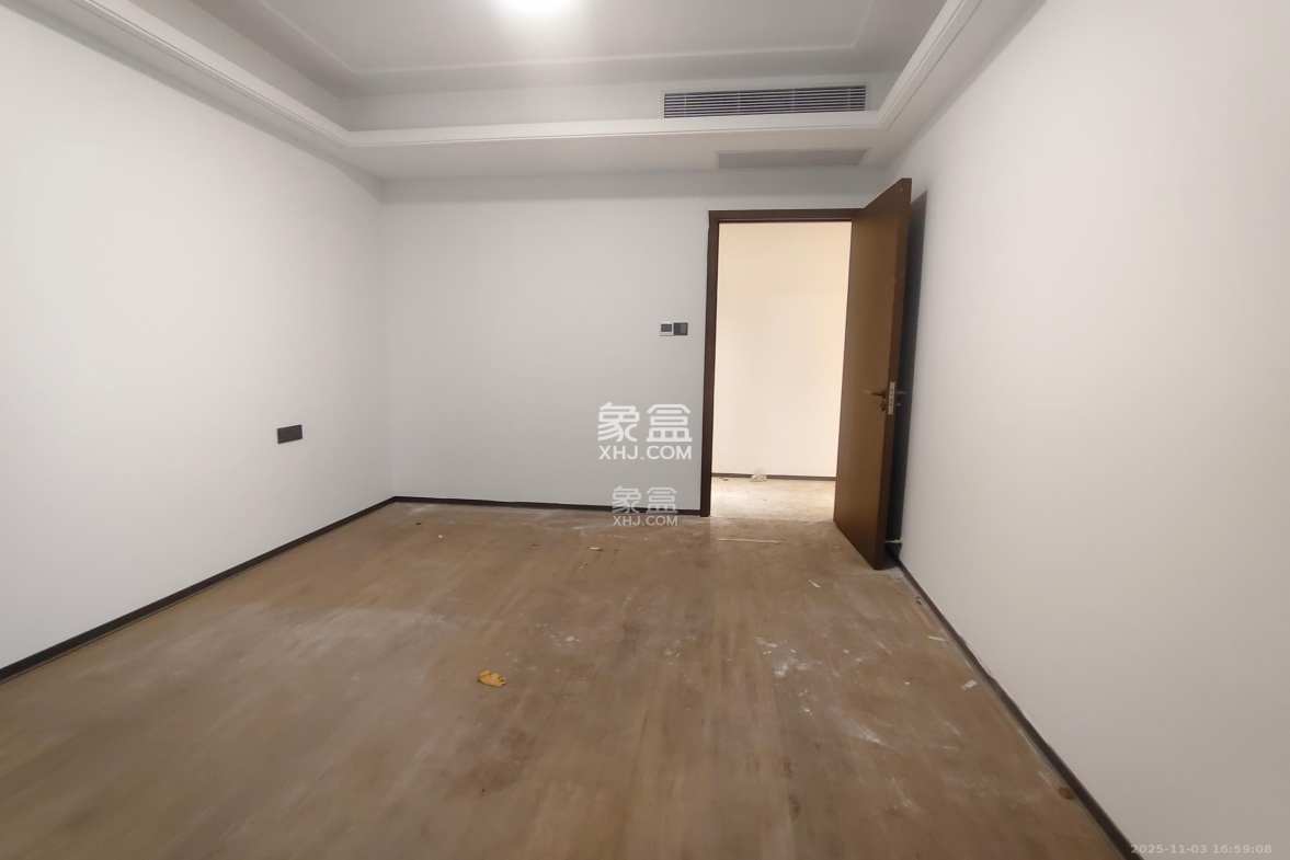 荣盛锦绣学府 4室2厅2卫 2000.0元/月 荣盛锦绣学府 4室2厅2卫 2000.0元/月室内图