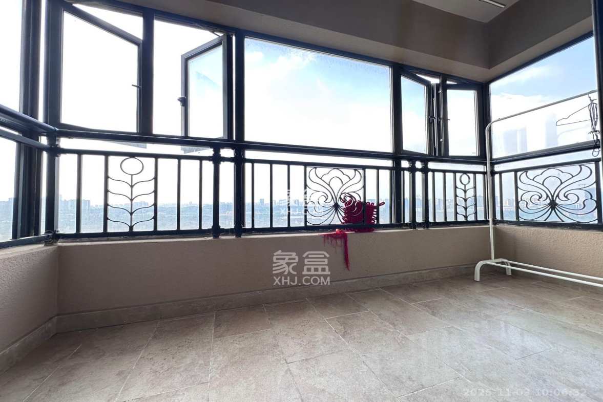 恒大江湾 3室2厅1卫 2300.0元/月 恒大江湾 3室2厅1卫 2300.0元/月室内图